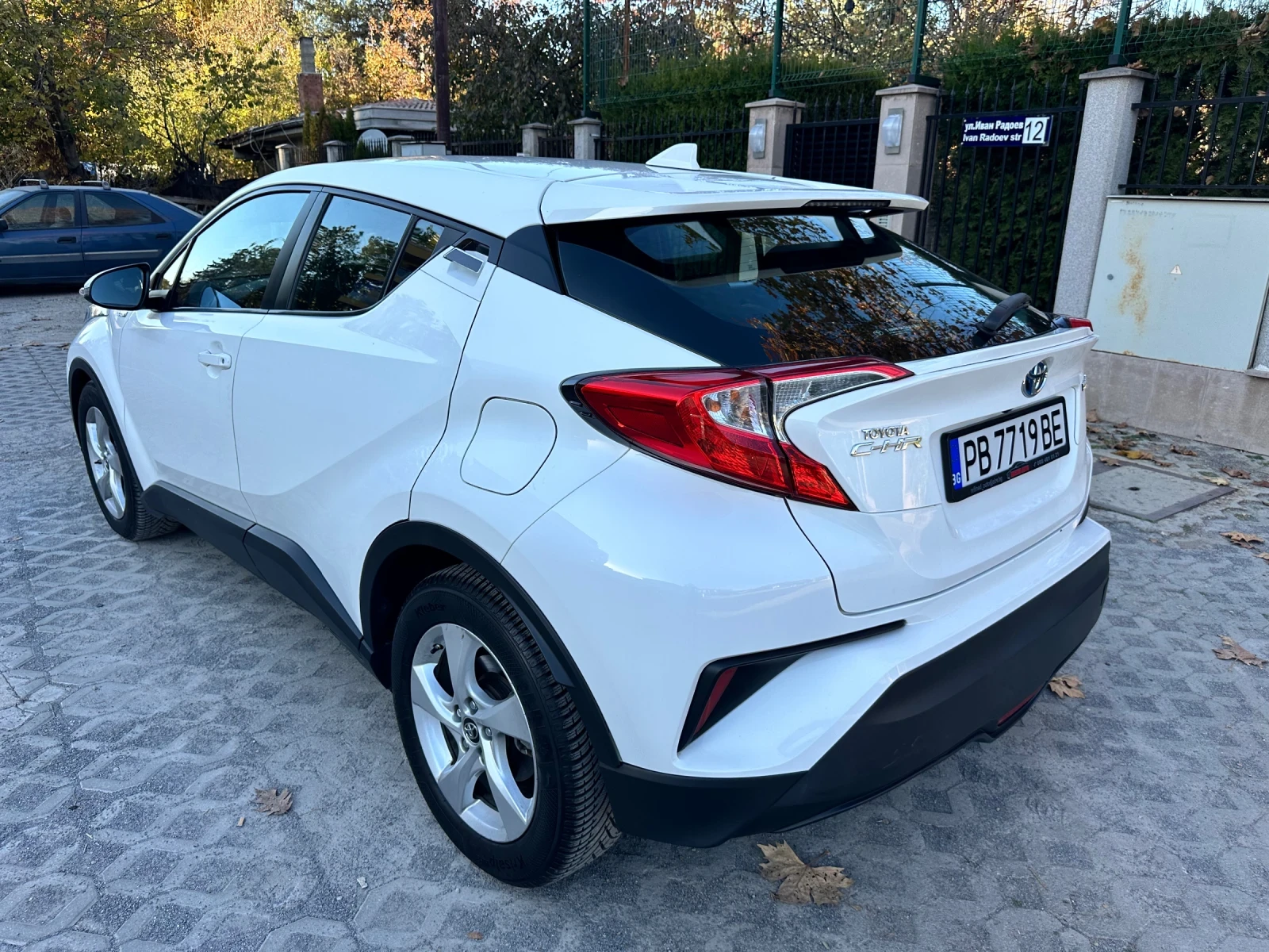 Toyota C-HR 1.8 Hybrid - изображение 4