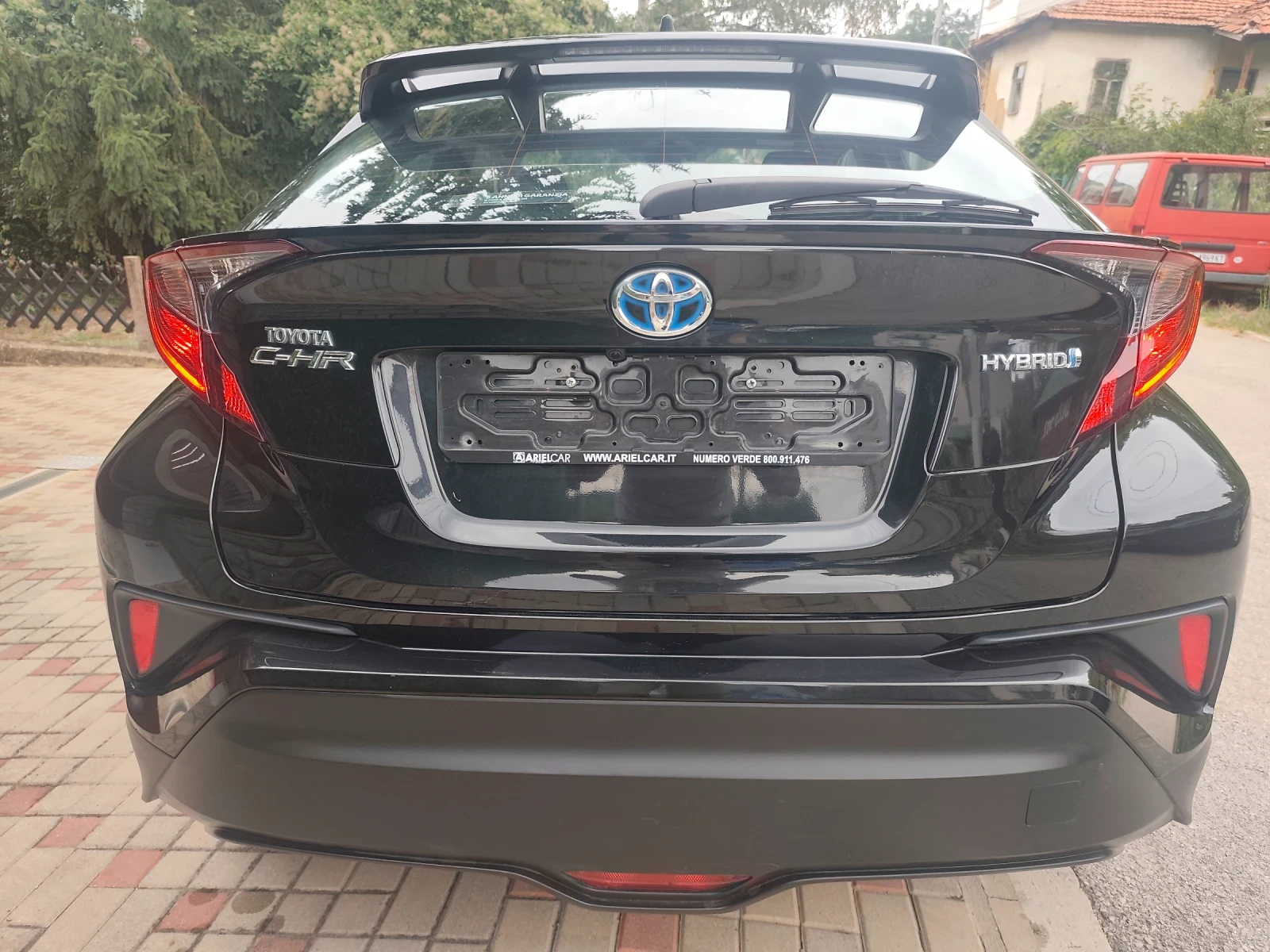 Toyota C-HR 89000км Фейслифт Хибрид във Гаранция - изображение 3