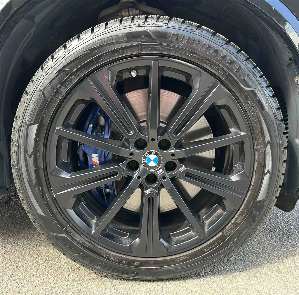 BMW X5 M50i - изображение 5