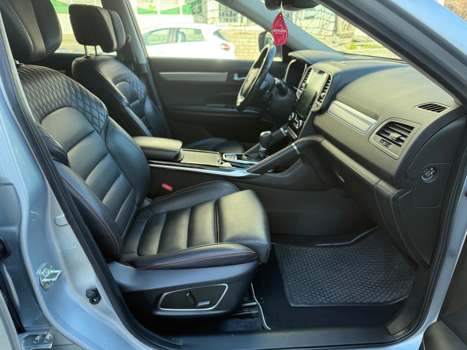 Renault Koleos 2.0dCi, Initiale Paris, LED, Massage, 4WD, 97хил.к, снимка 7 - Автомобили и джипове - 53771337