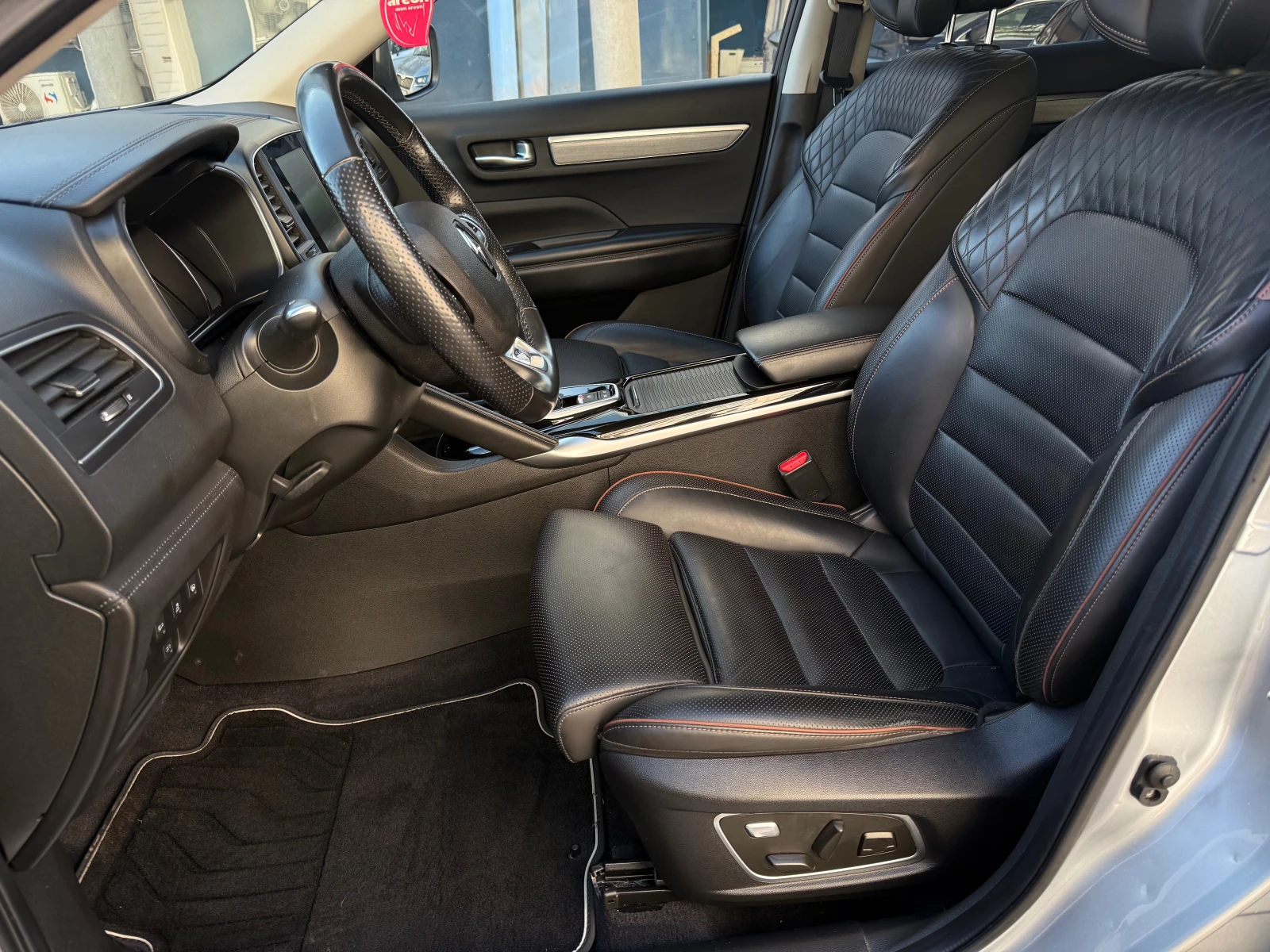 Renault Koleos 2.0dCi, Initiale Paris, LED, Massage, 4WD, 97хил.к, снимка 8 - Автомобили и джипове - 53771337