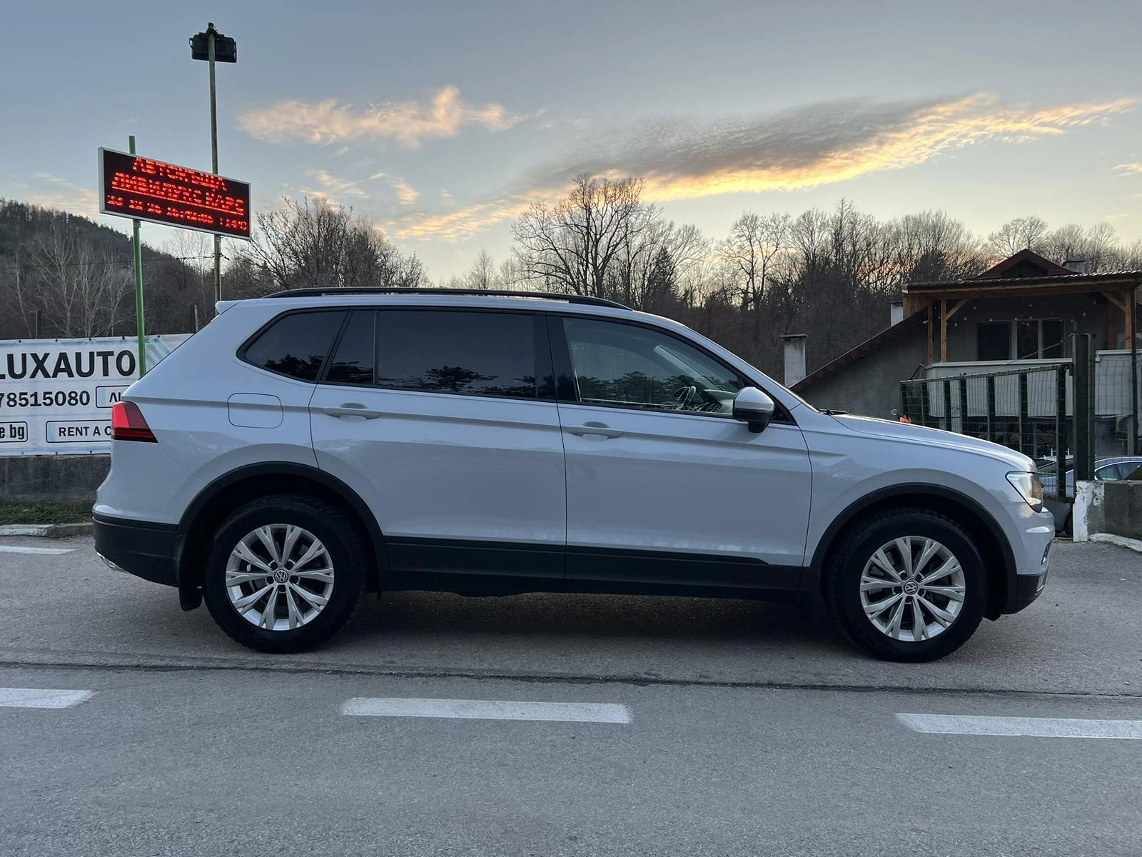 VW Tiguan  2.0БЕНЗИН, ALL SPACE 4x4, снимка 6 - Автомобили и джипове - 54864937