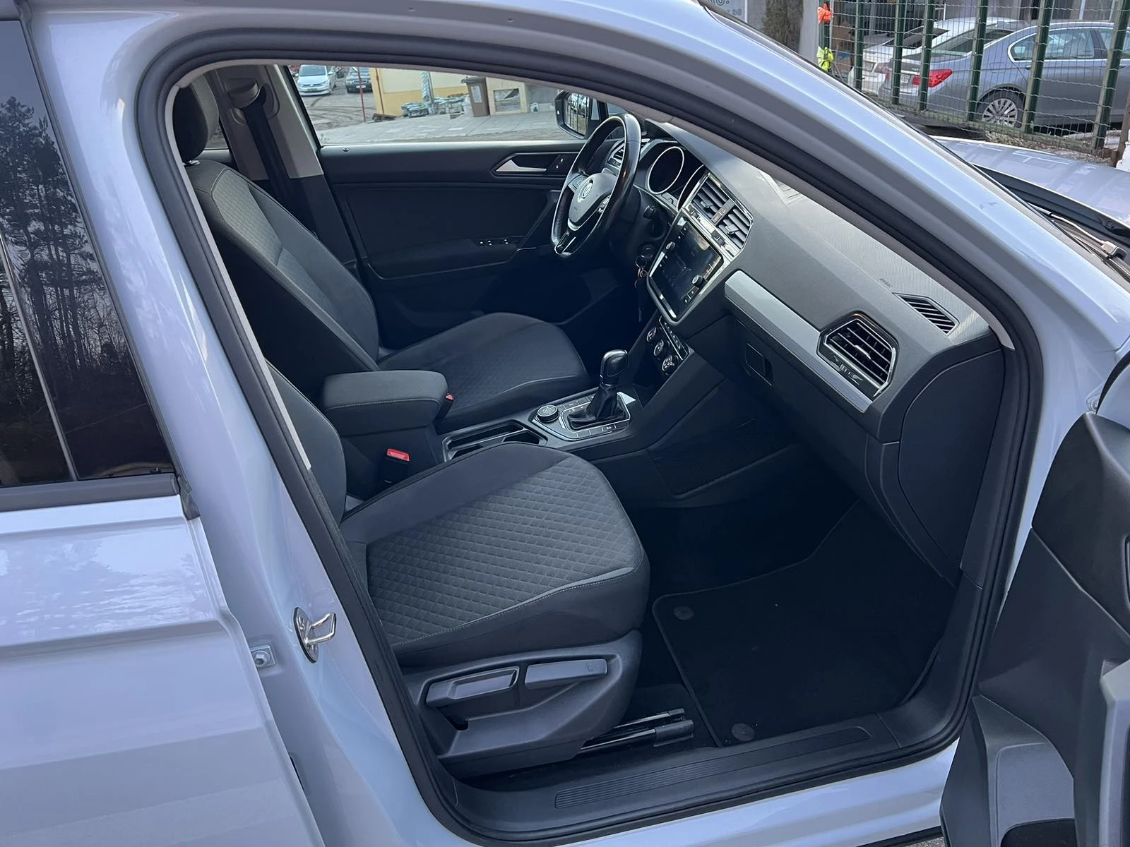 VW Tiguan  2.0БЕНЗИН, ALL SPACE 4x4, снимка 14 - Автомобили и джипове - 54864937