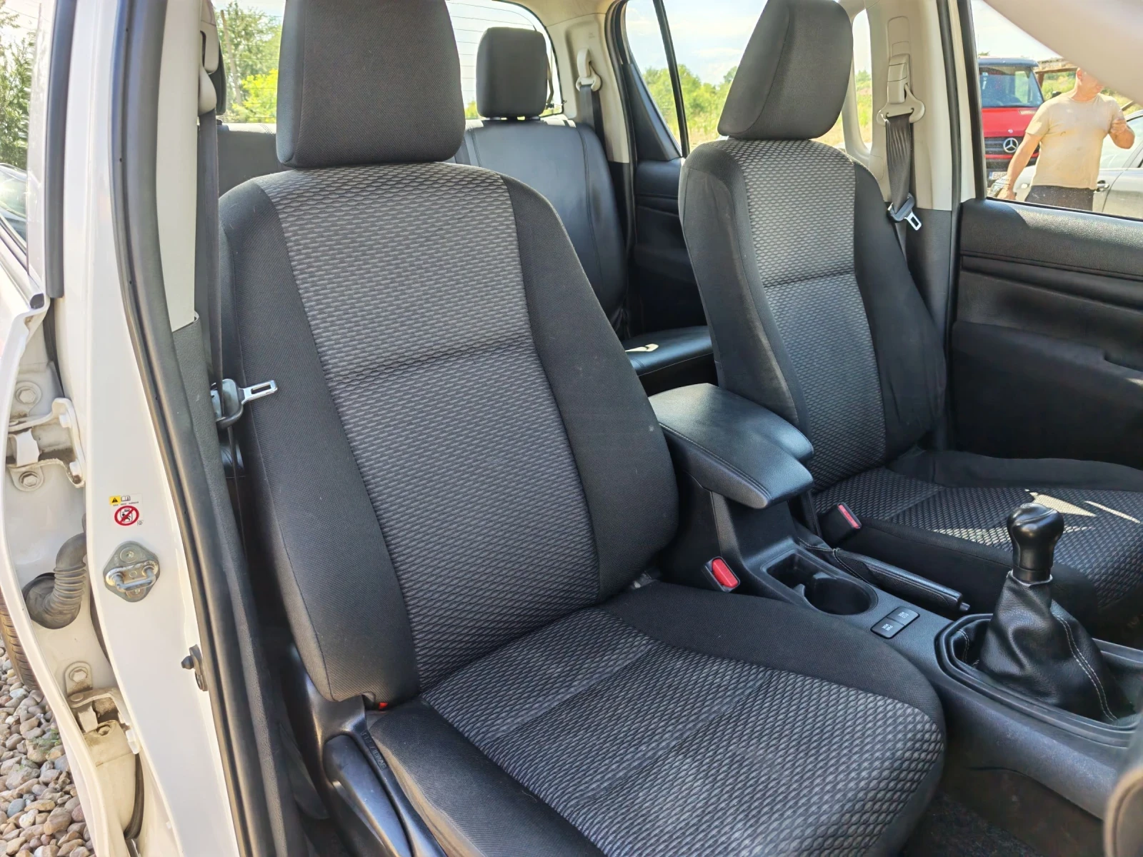 Toyota Hilux 2.4 D4 150к.с., снимка 14 - Автомобили и джипове - 55427723