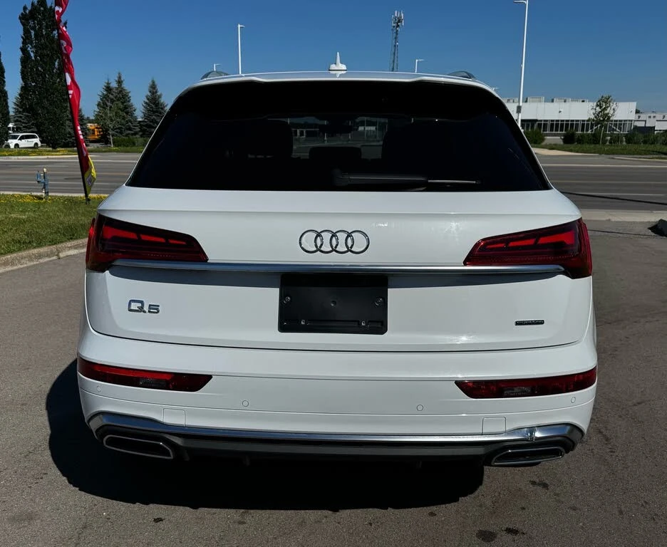 Audi Q5 * DISTRONIC *  AвтоКредит * (ЦЕНА ДО БГ), снимка 4 - Автомобили и джипове - 55563508