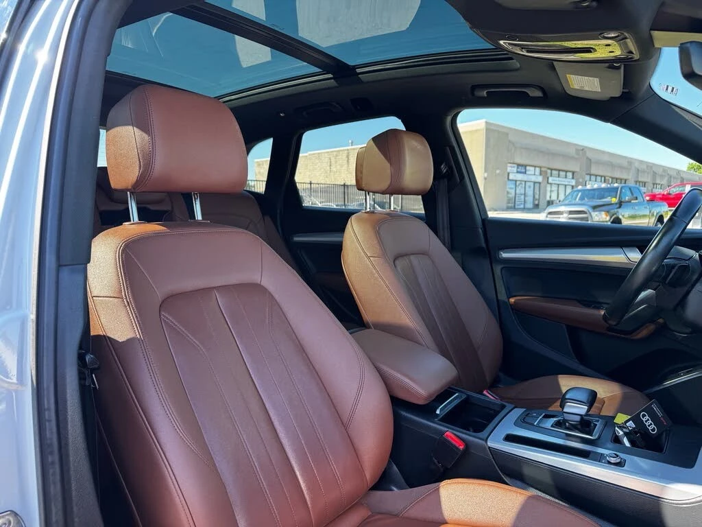 Audi Q5 * DISTRONIC *  AвтоКредит * (ЦЕНА ДО БГ), снимка 15 - Автомобили и джипове - 55563508