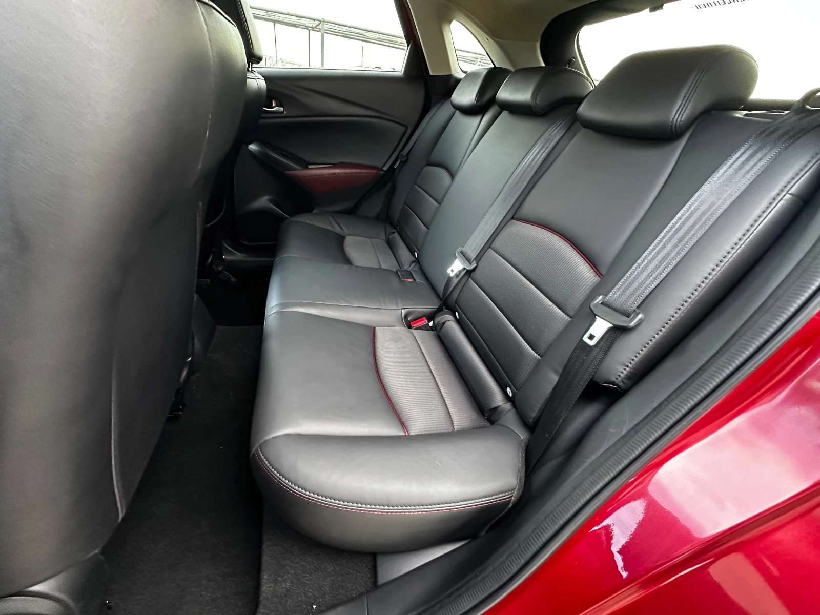 Mazda CX-3 2.0i Skyactive 120к.с* Keyless* HeadUp* КАТО НОВА, снимка 15 - Автомобили и джипове - 56091230