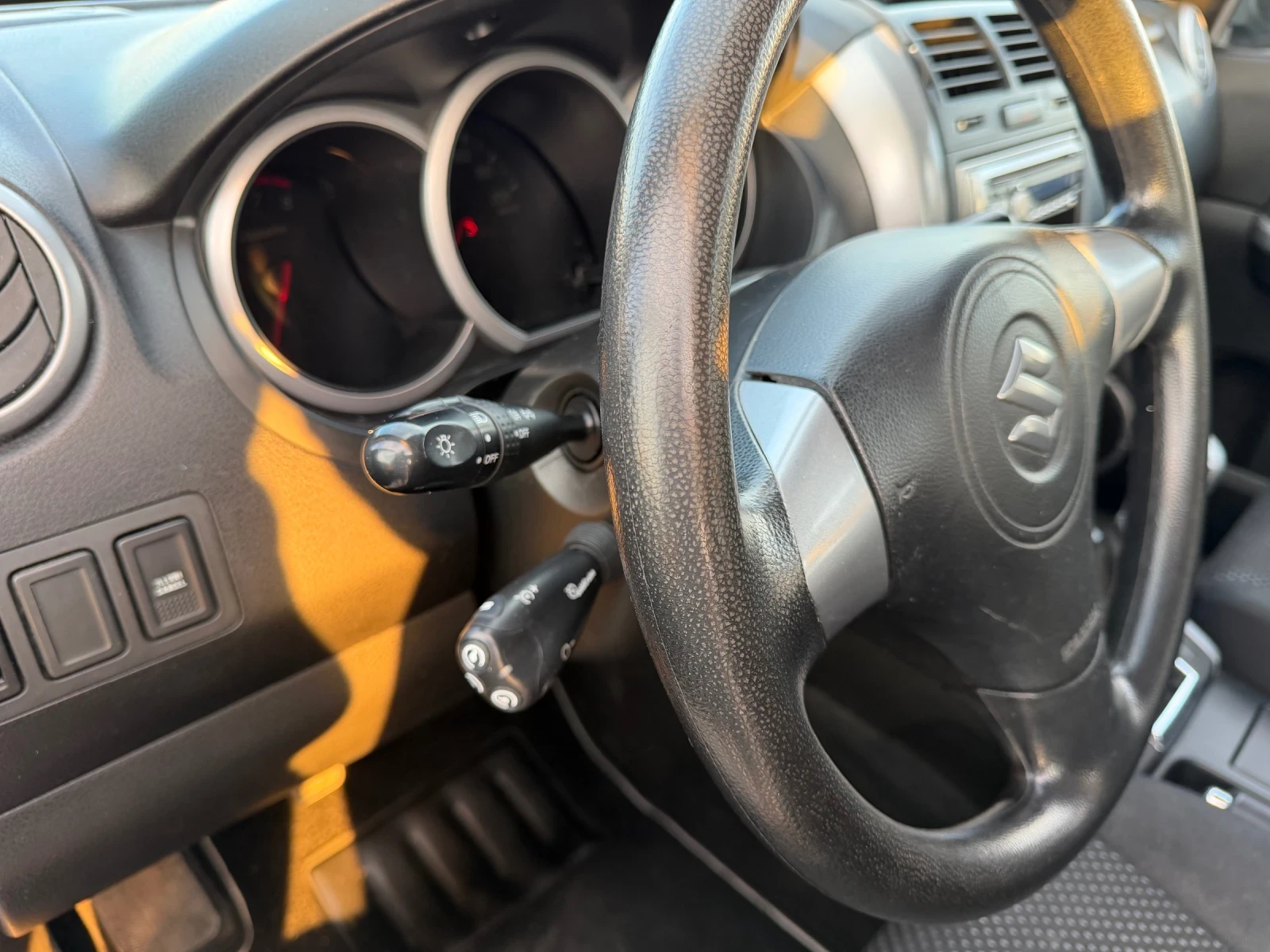 Suzuki Grand vitara 2.0 Club , снимка 14 - Автомобили и джипове - 56316580