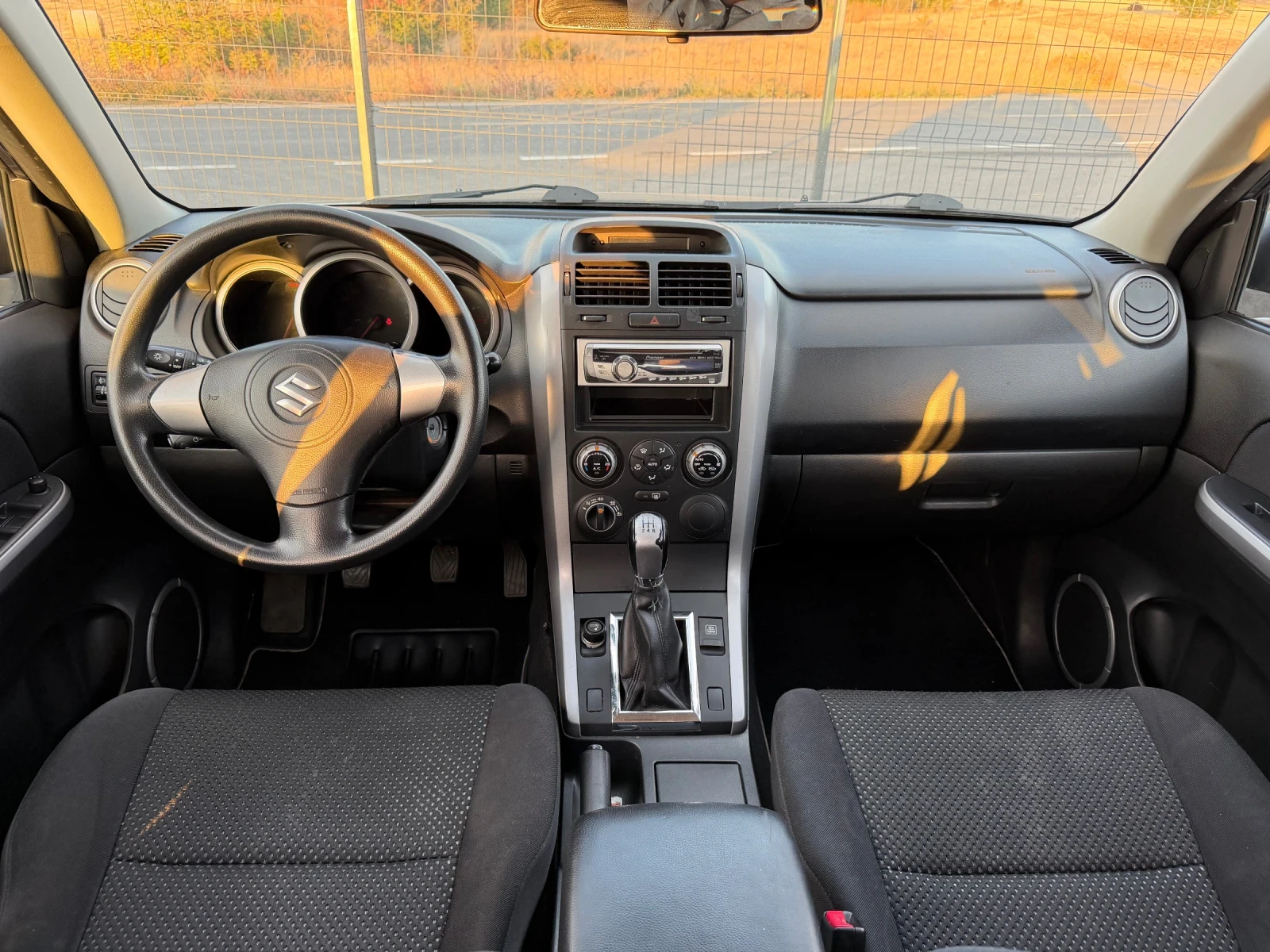 Suzuki Grand vitara 2.0 Club , снимка 13 - Автомобили и джипове - 56316580