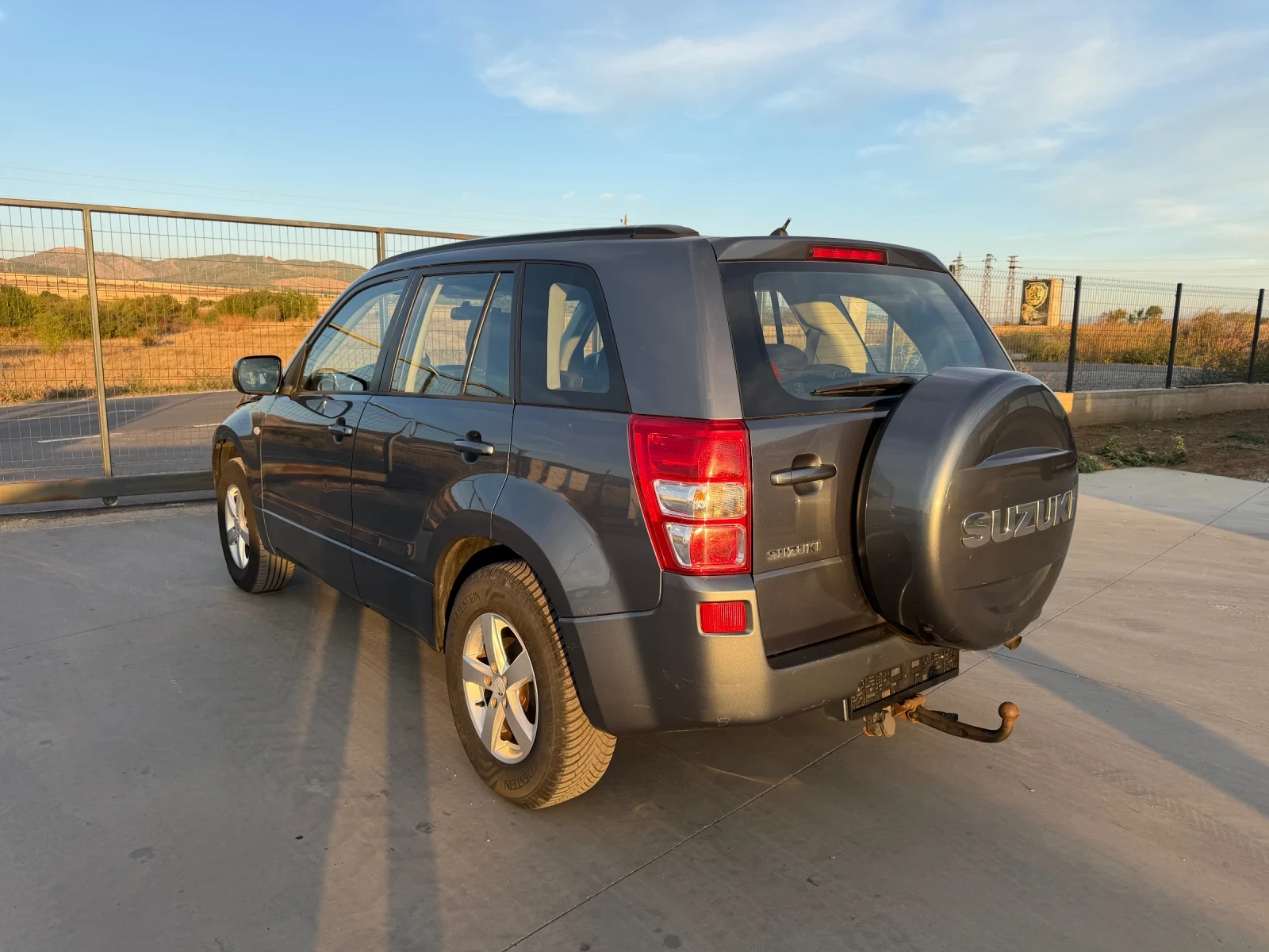 Suzuki Grand vitara 2.0 Club , снимка 5 - Автомобили и джипове - 56316580