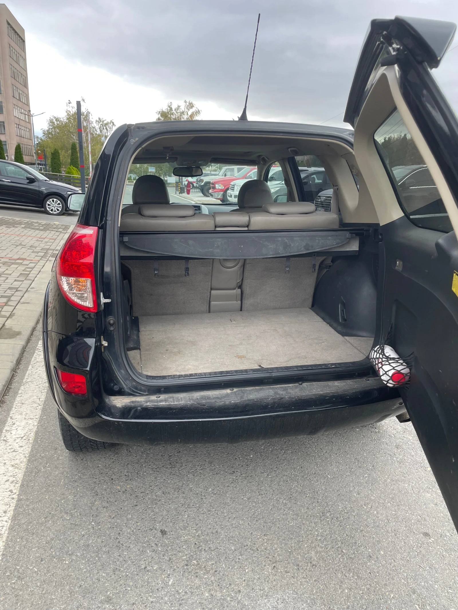 Toyota Rav4, снимка 7 - Автомобили и джипове - 56505156