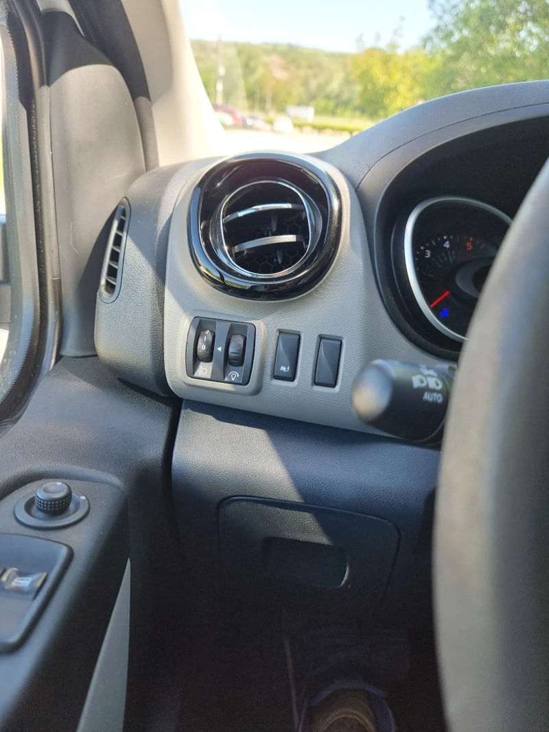 Renault Trafic дълга база, снимка 8 - Бусове и автобуси - 52349494