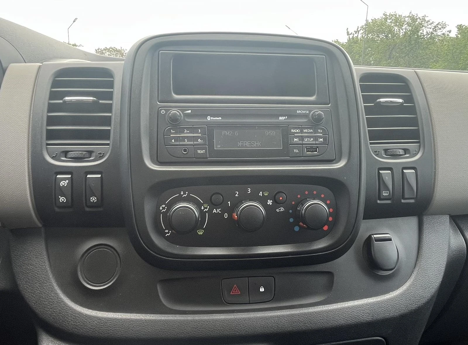 Renault Trafic 1.6DCI/FACE/SERVIZNA ISTORIA!!! - изображение 4
