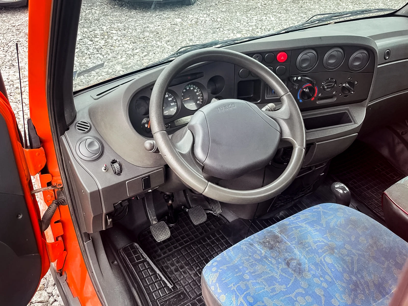 Iveco Daily 35C11 МНОГО ДОБРО СЪСТОЯНИЕ! ОБСЛУЖЕН!  - изображение 9