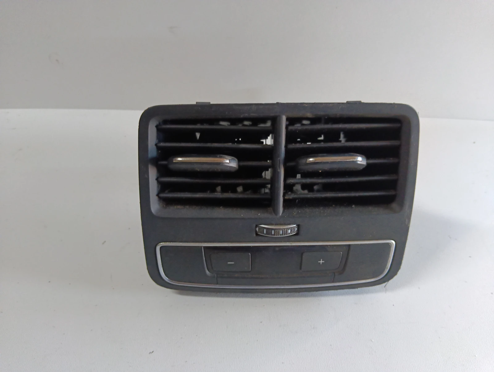 духалка задна 8W0819203 8W0819203B Audi A4