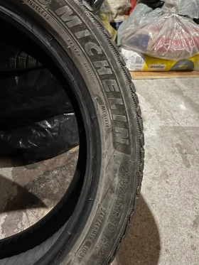 Гуми Зимни 245/45R19, снимка 2 - Гуми и джанти - 47766641