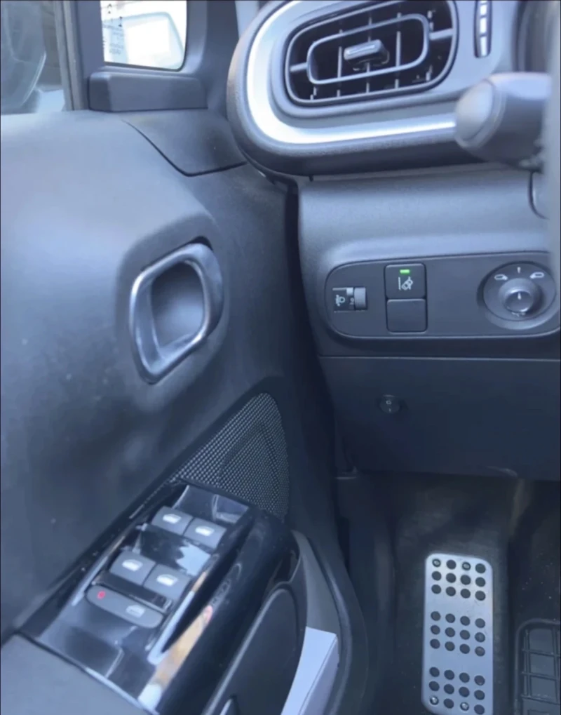 Citroen C3 1.6 HDI обслужен и регистриран ОТЛИЧЕН, снимка 8 - Автомобили и джипове - 52495807