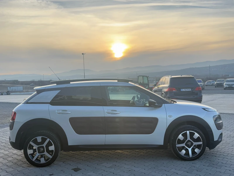 Citroen C4 Cactus 1.2i euro 6 Собствен лизинг !!! , снимка 4 - Автомобили и джипове - 52839363