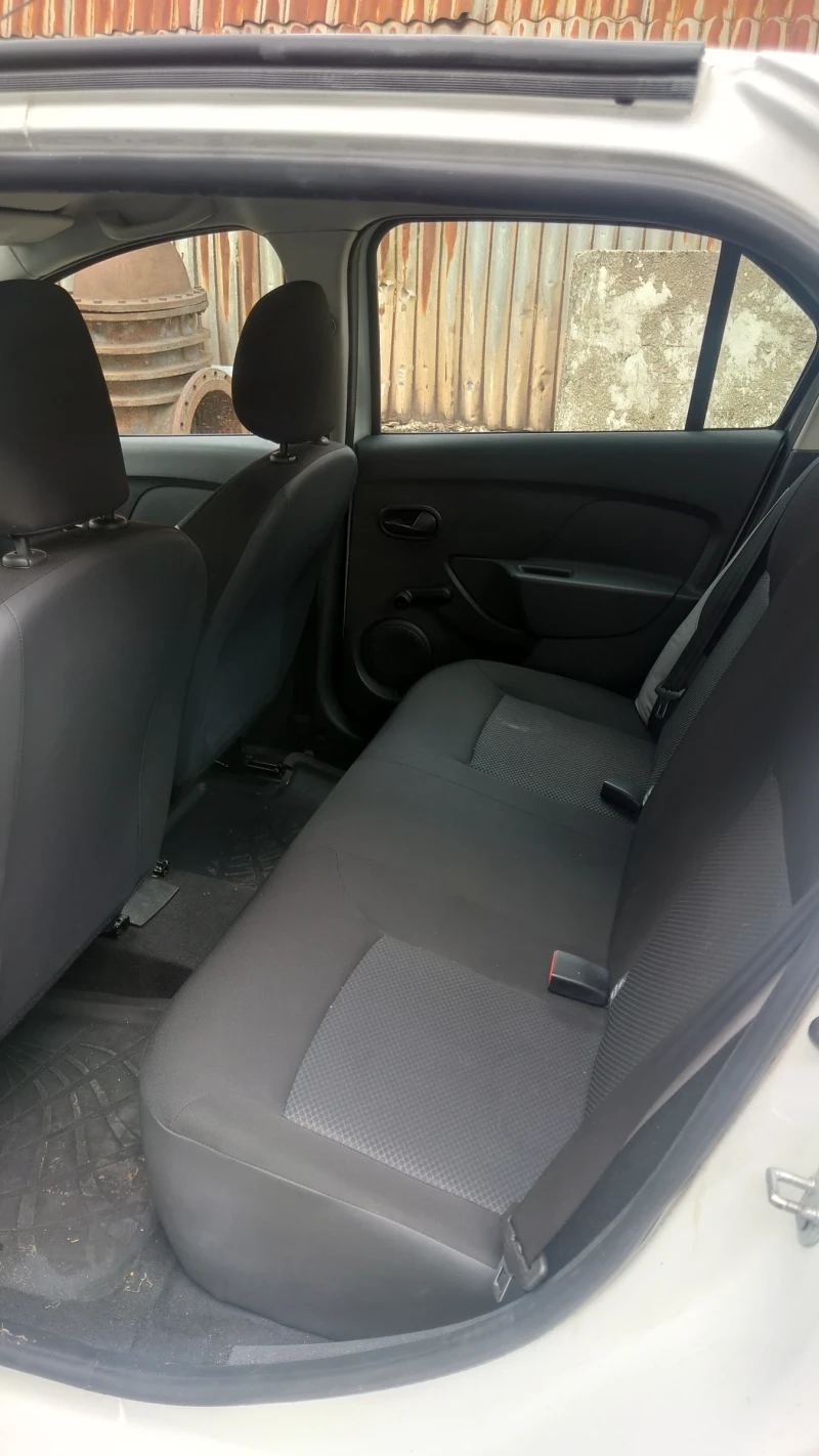 Dacia Logan 1.5 dCi, снимка 5 - Автомобили и джипове - 52966617