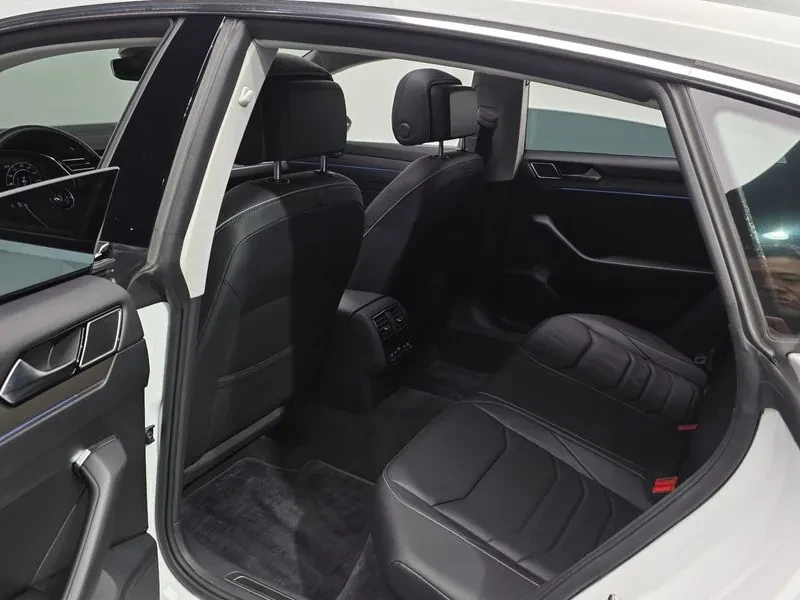 VW Arteon 2.0 Tdi Prestige, снимка 12 - Автомобили и джипове - 55888221