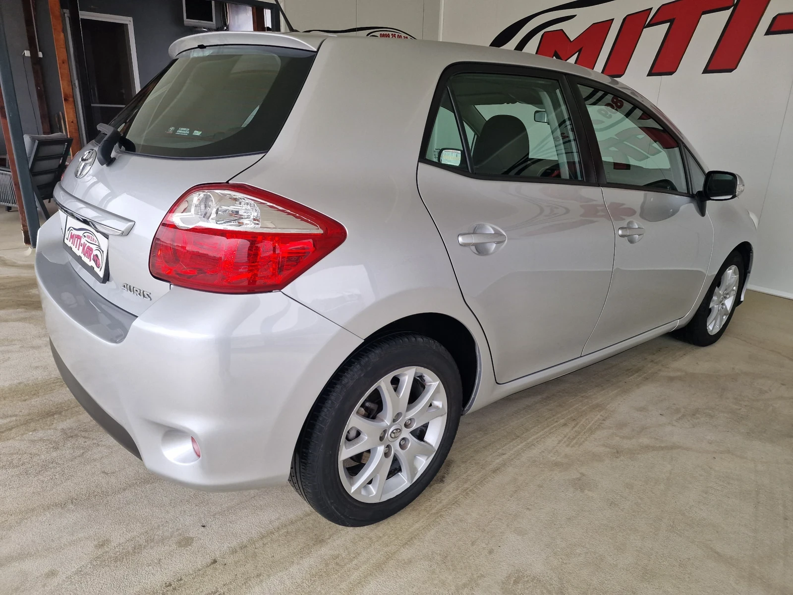 Toyota Auris 1.4 90kc AUTOMAT 130000km ТОР - изображение 6