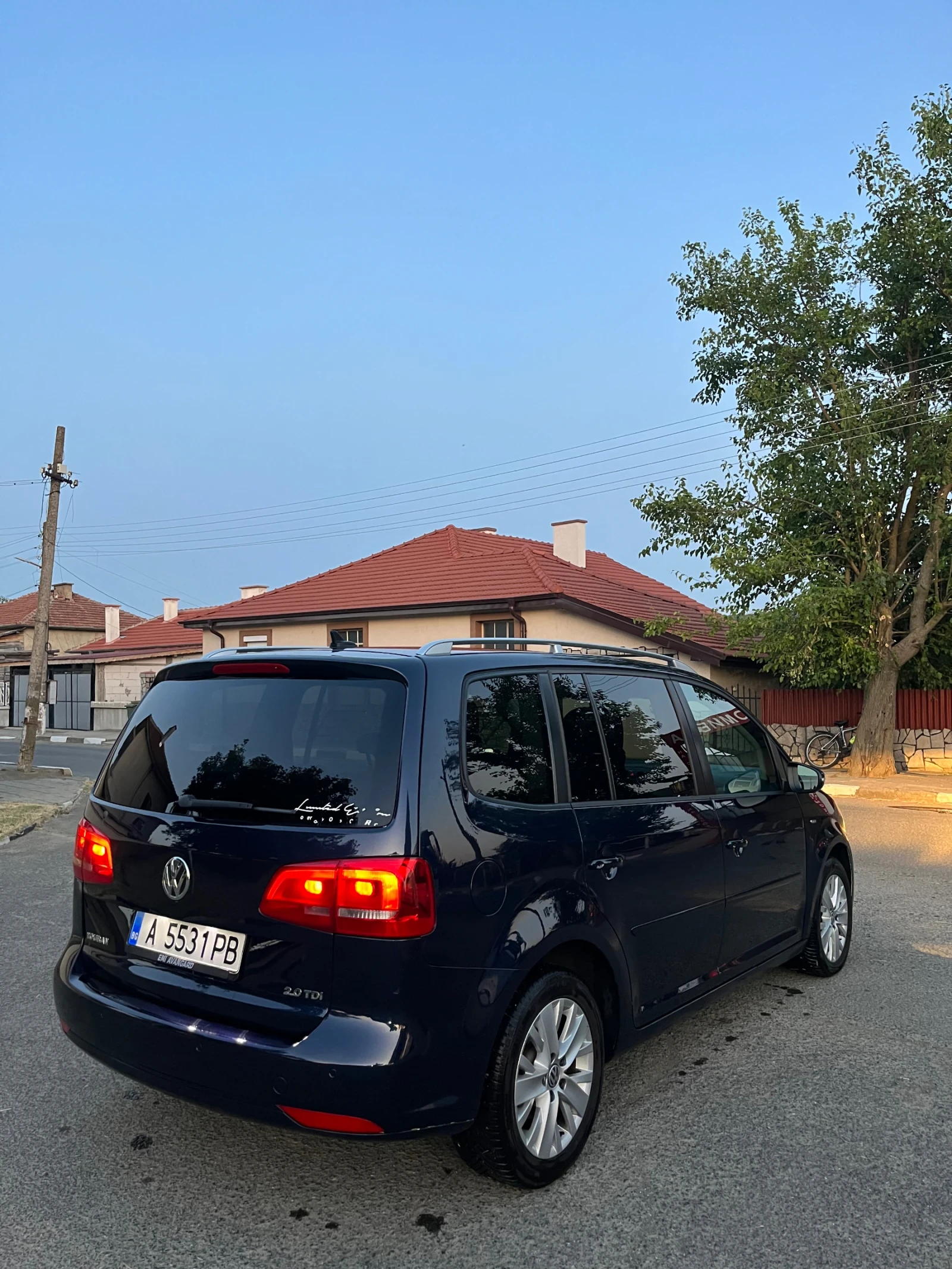 VW Touran 2.0 Панорама 7 места - изображение 8