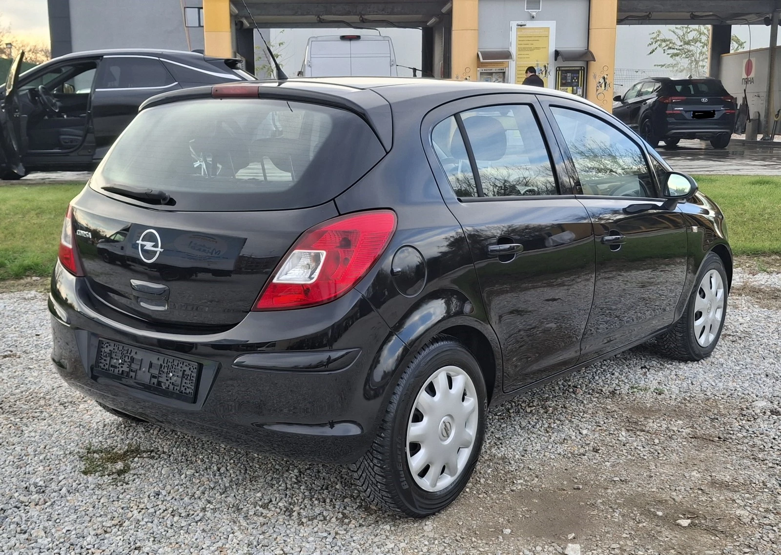 Opel Corsa Edition 1.2i 80PS - изображение 5