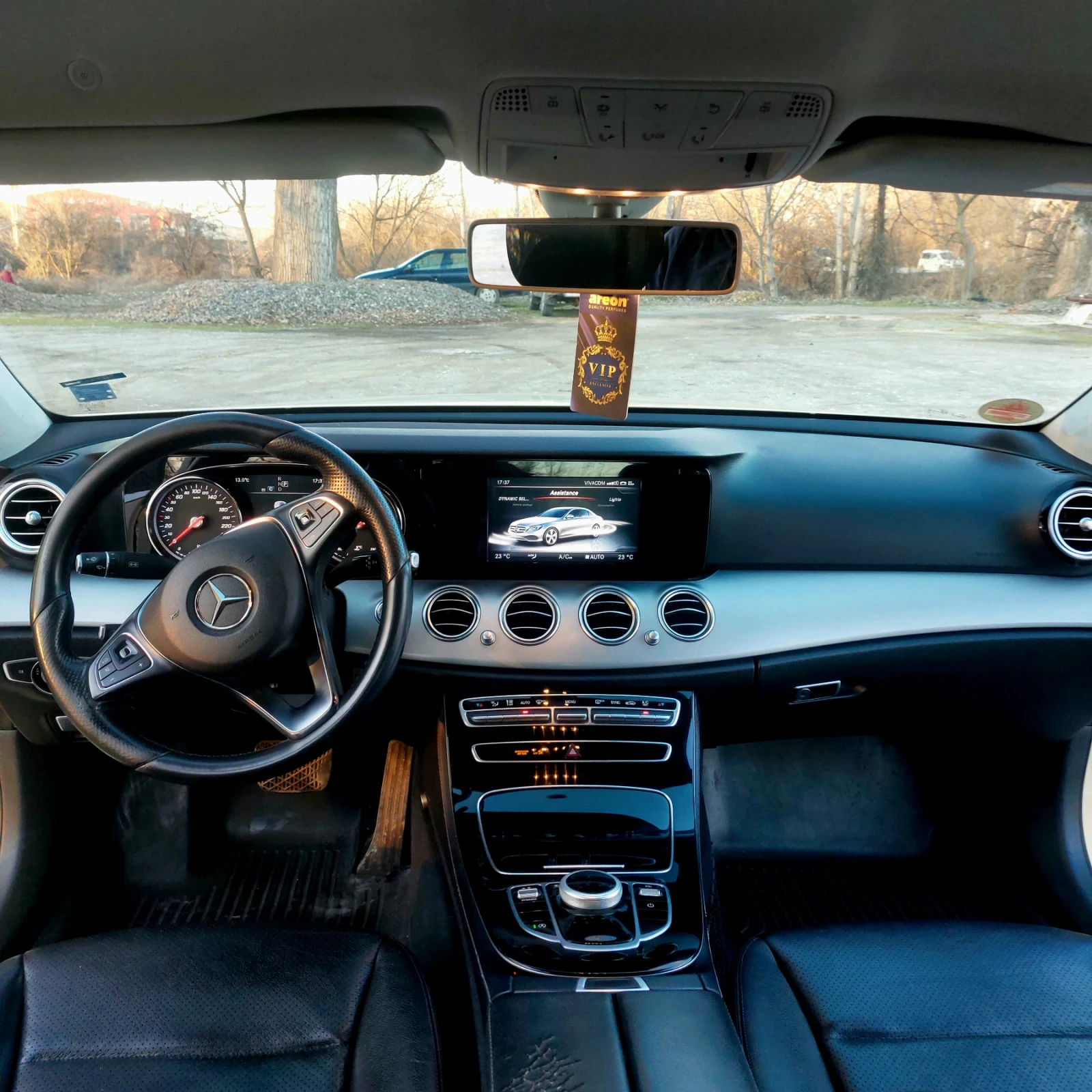 Mercedes-Benz E 200  - изображение 9