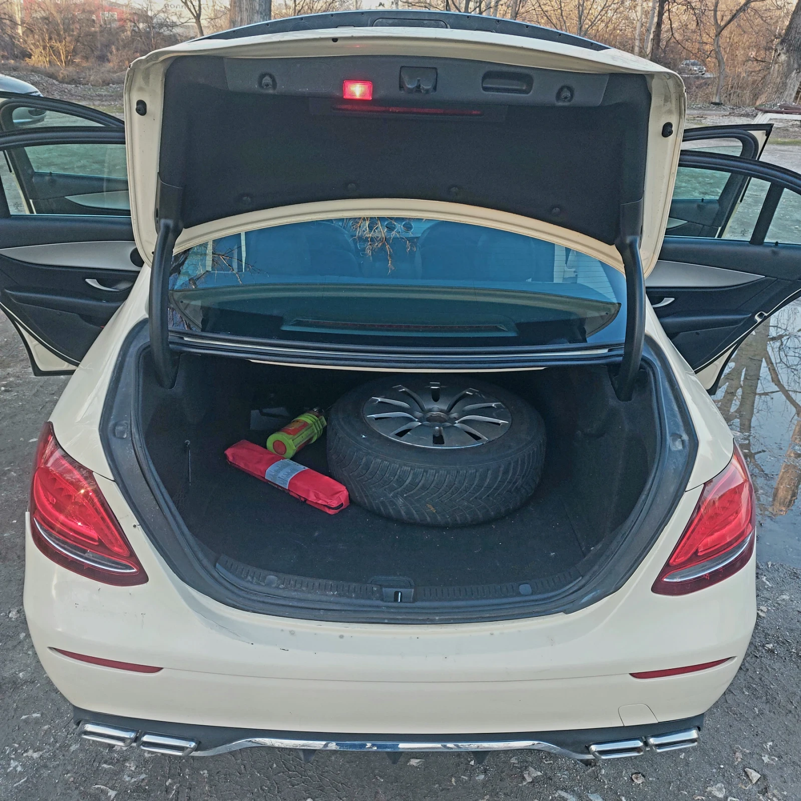 Mercedes-Benz E 200  - изображение 6