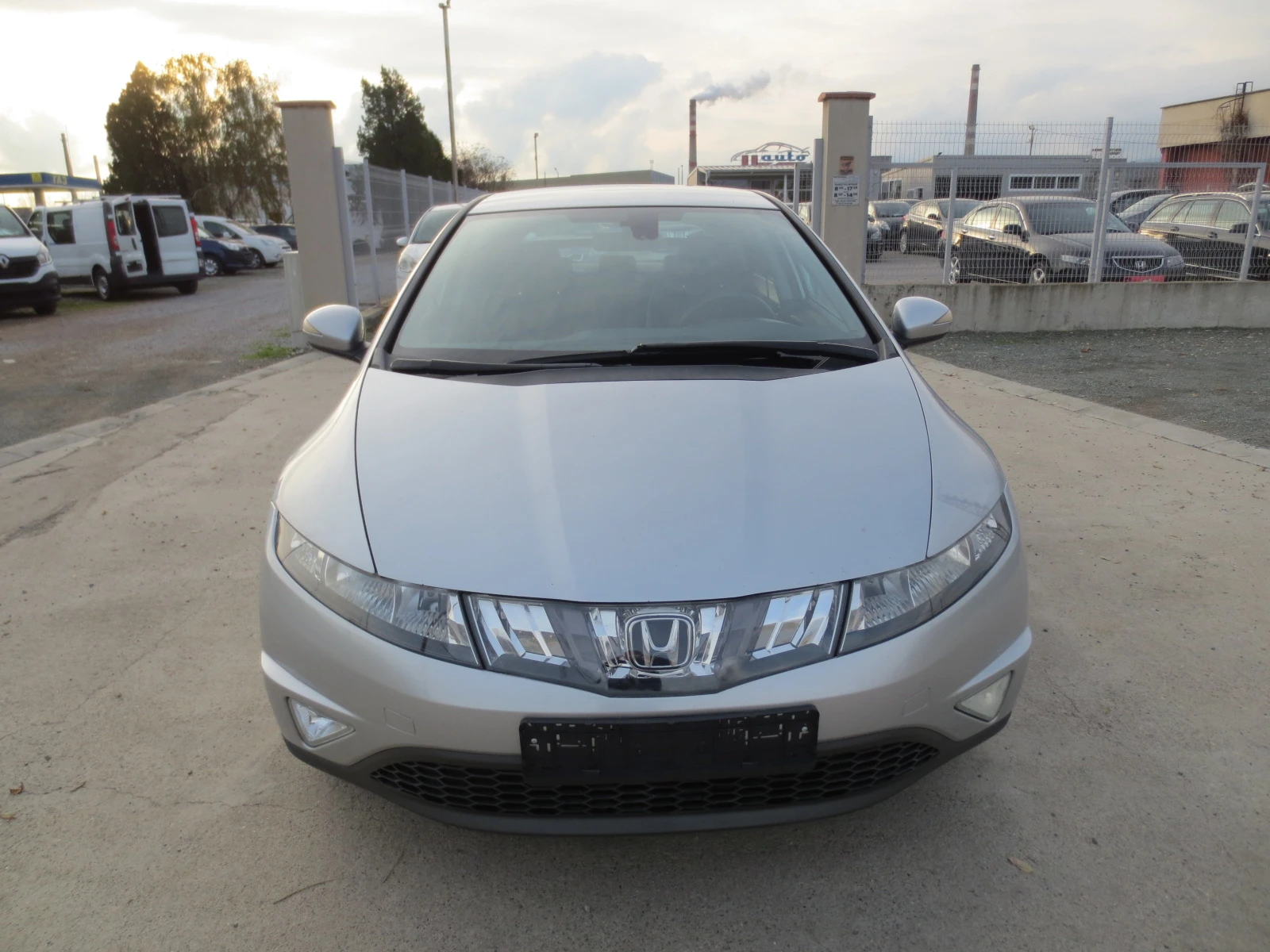 Honda Civic 2.2 I-CTDI  - изображение 2