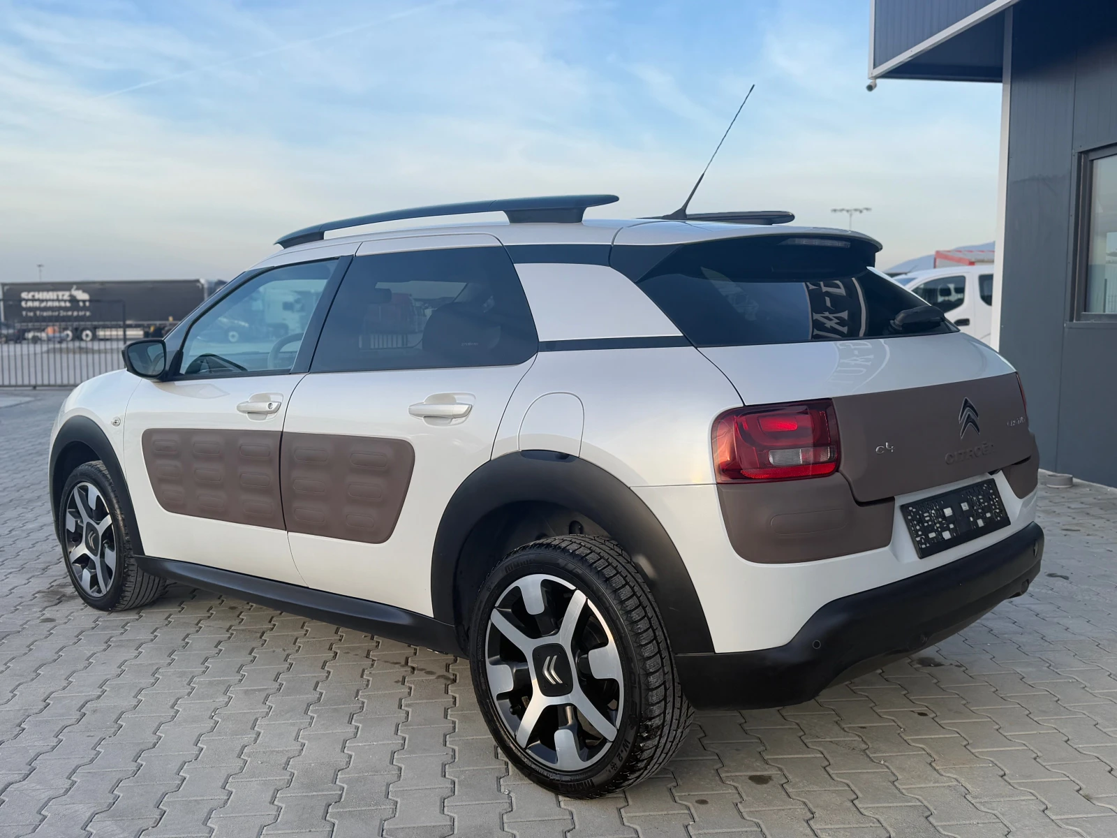 Citroen C4 Cactus 1.2i euro 6 Собствен лизинг !!!  - изображение 7