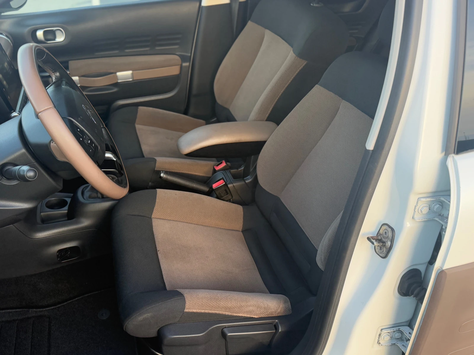 Citroen C4 Cactus 1.2i euro 6 Собствен лизинг !!!  - изображение 10