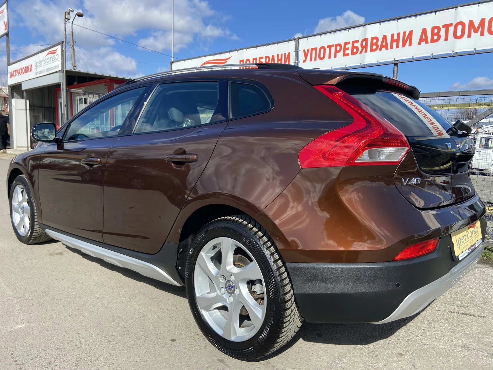 Volvo V40 Cross Country 2.0d-Изключително запазен! - изображение 4