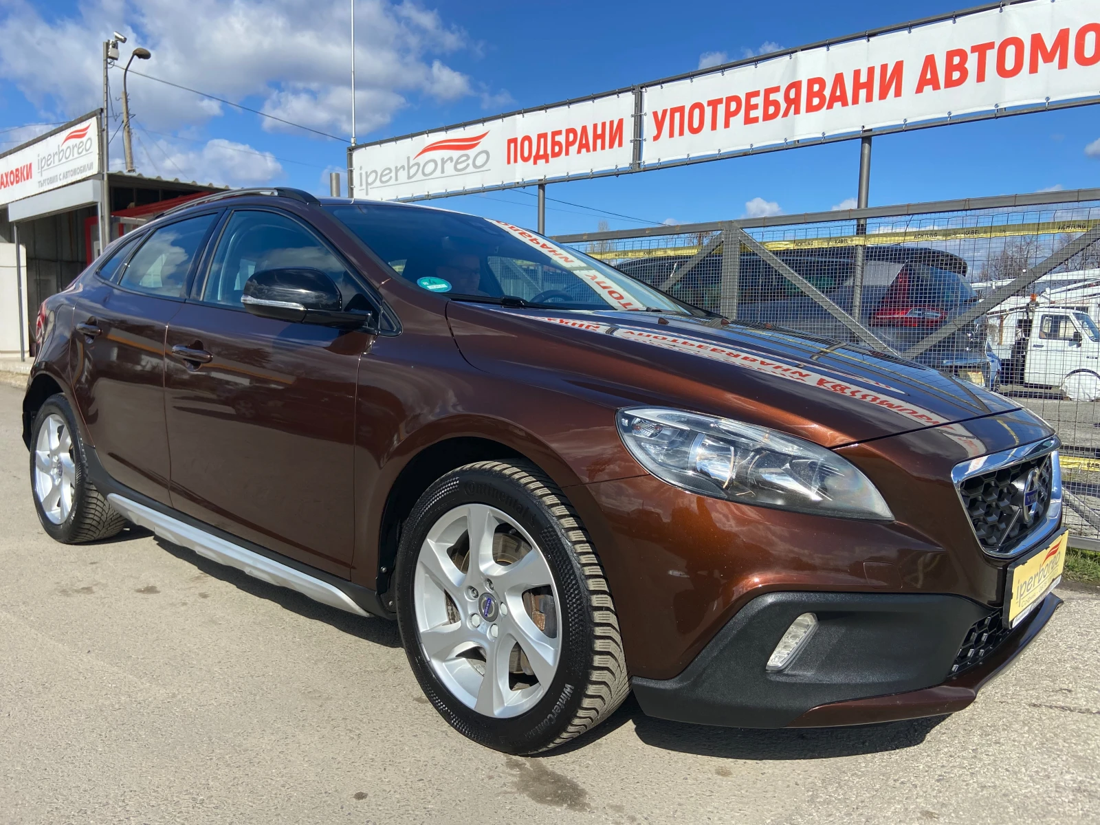 Volvo V40 Cross Country 2.0d-Изключително запазен! - изображение 3