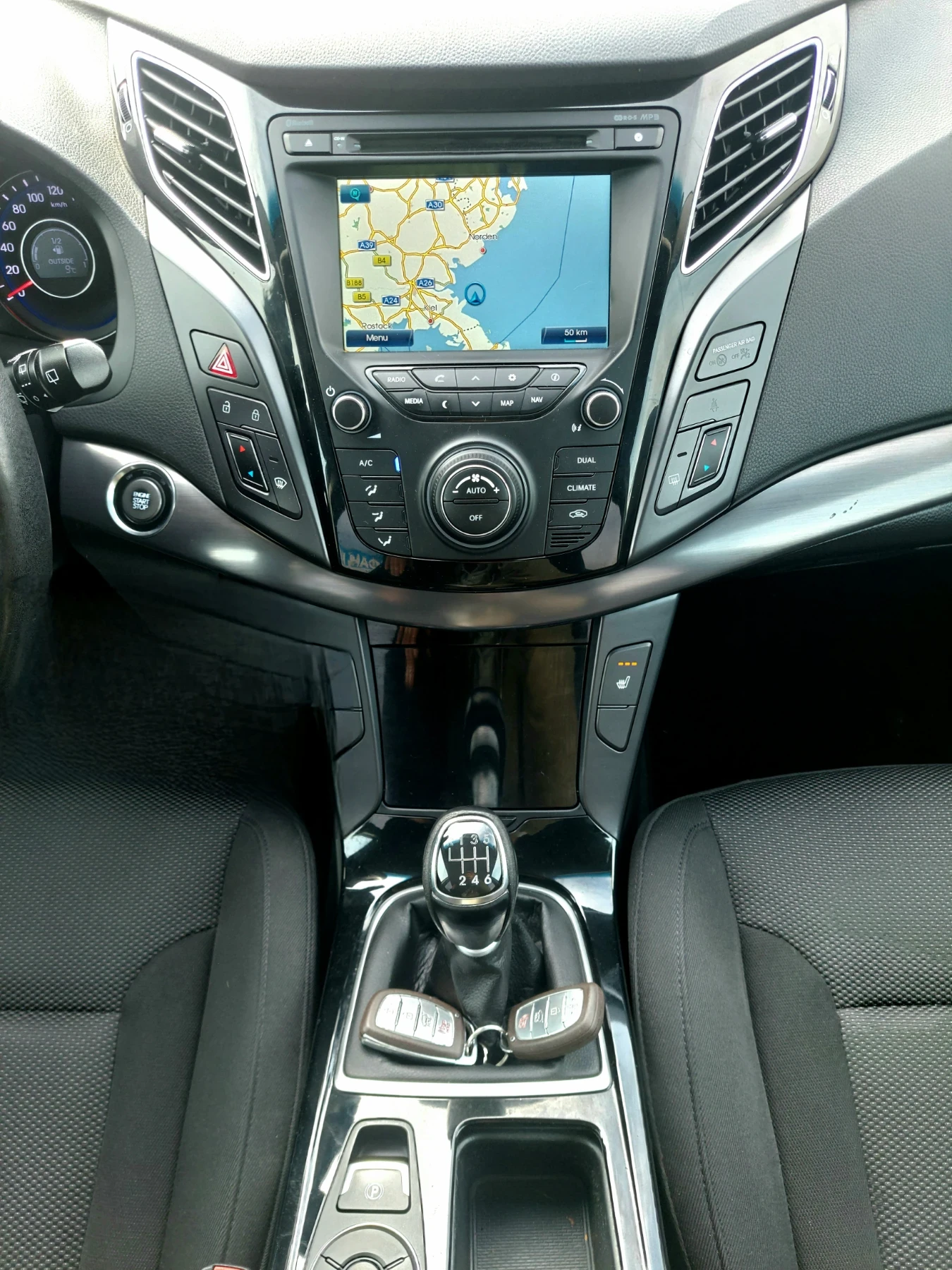 Hyundai I40 2.0 GDi KeyLess Navi 177к.с  Euro-5, снимка 12 - Автомобили и джипове - 53973581
