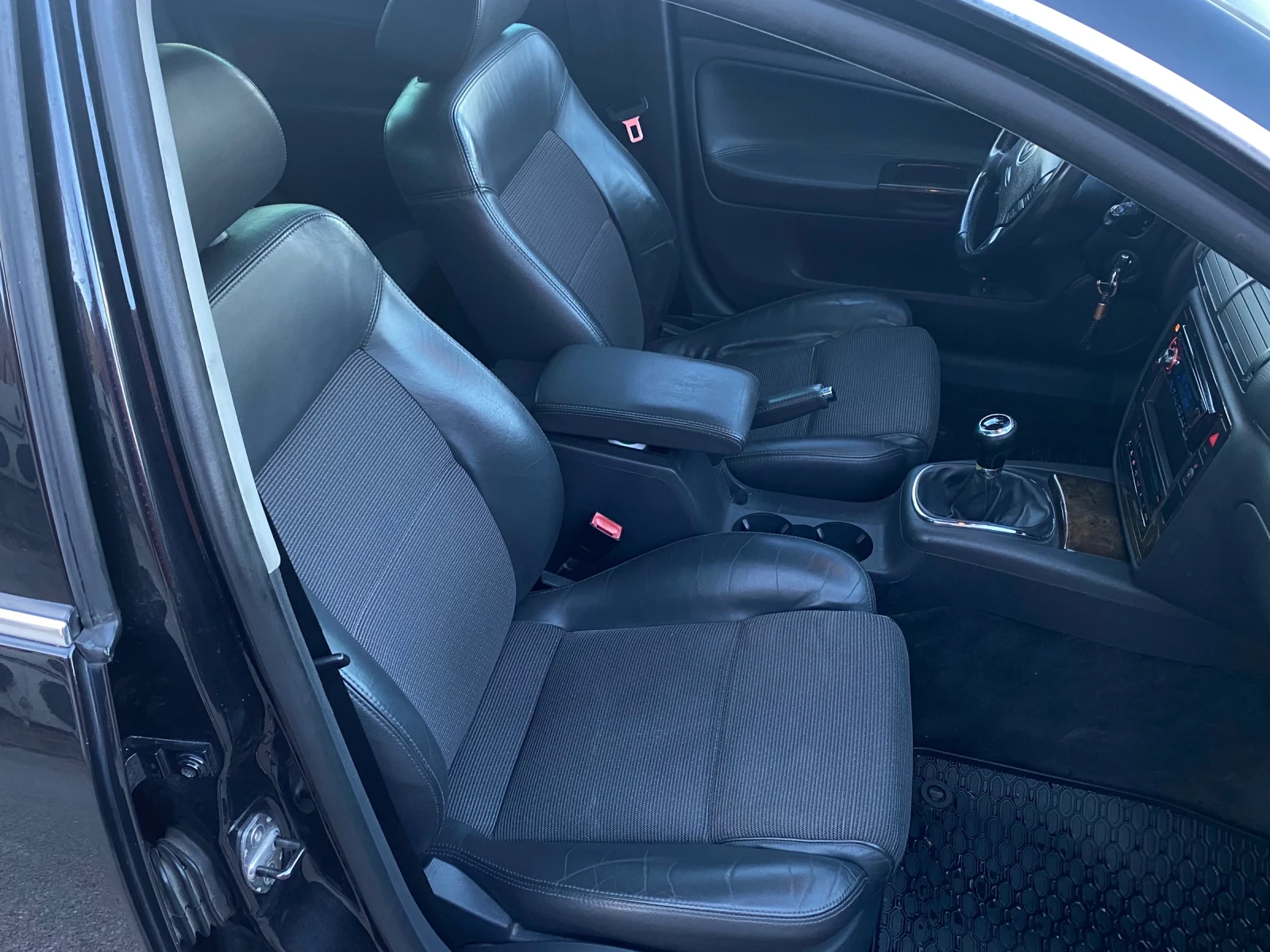 VW Passat 1.8T LPG EXCLUSIVE , снимка 12 - Автомобили и джипове - 54042659