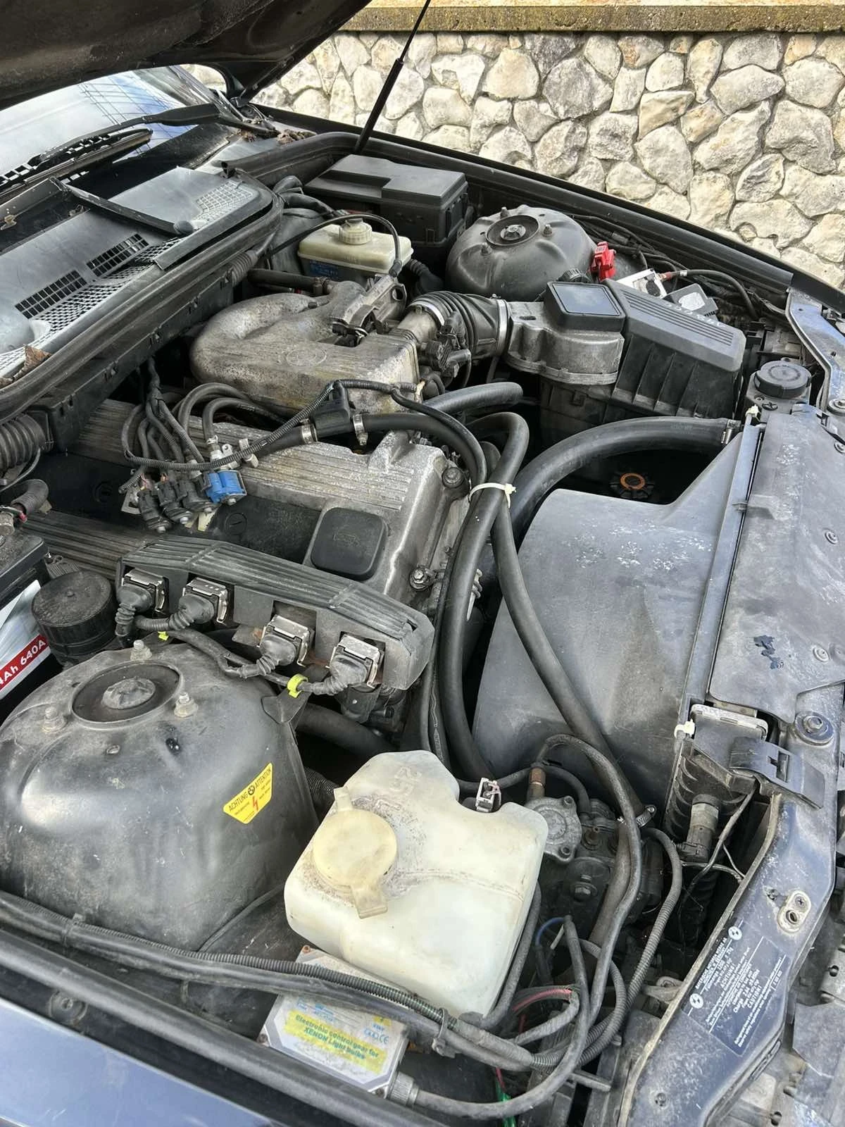 BMW 318 i, снимка 13 - Автомобили и джипове - 54082459