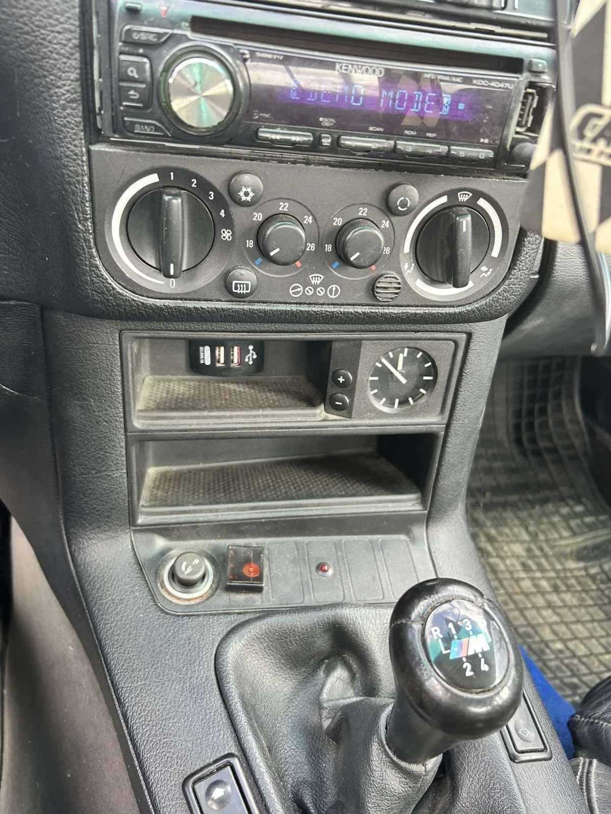 BMW 318 i, снимка 7 - Автомобили и джипове - 54082459