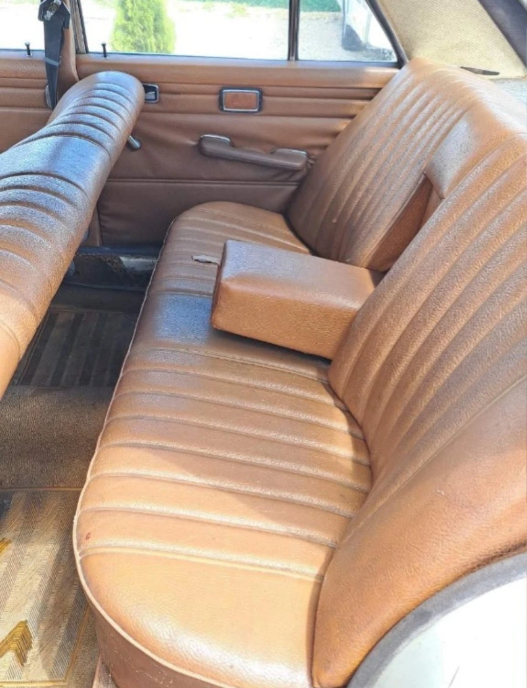 Mercedes-Benz 115 220D, снимка 8 - Автомобили и джипове - 54098742