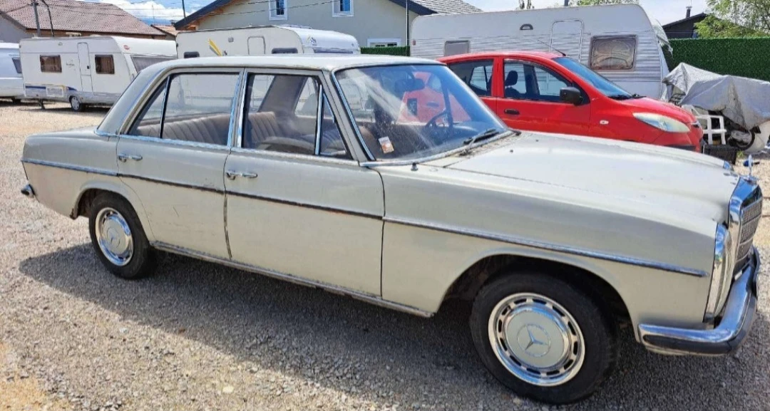 Mercedes-Benz 115 220D, снимка 2 - Автомобили и джипове - 54098742