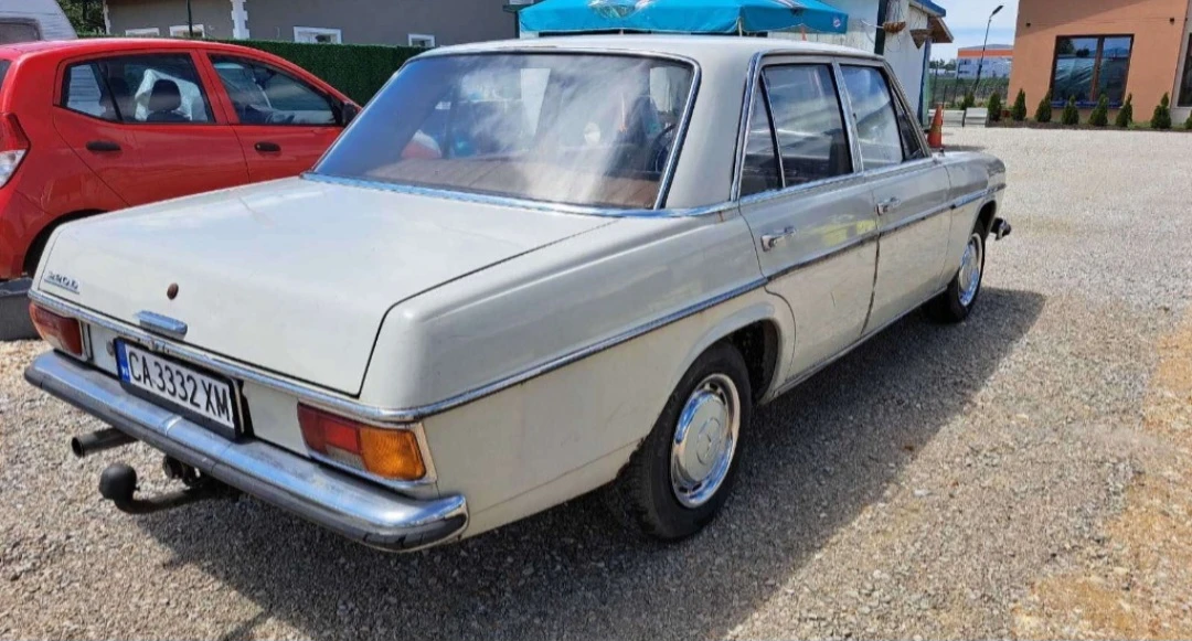 Mercedes-Benz 115 220D, снимка 4 - Автомобили и джипове - 54098742