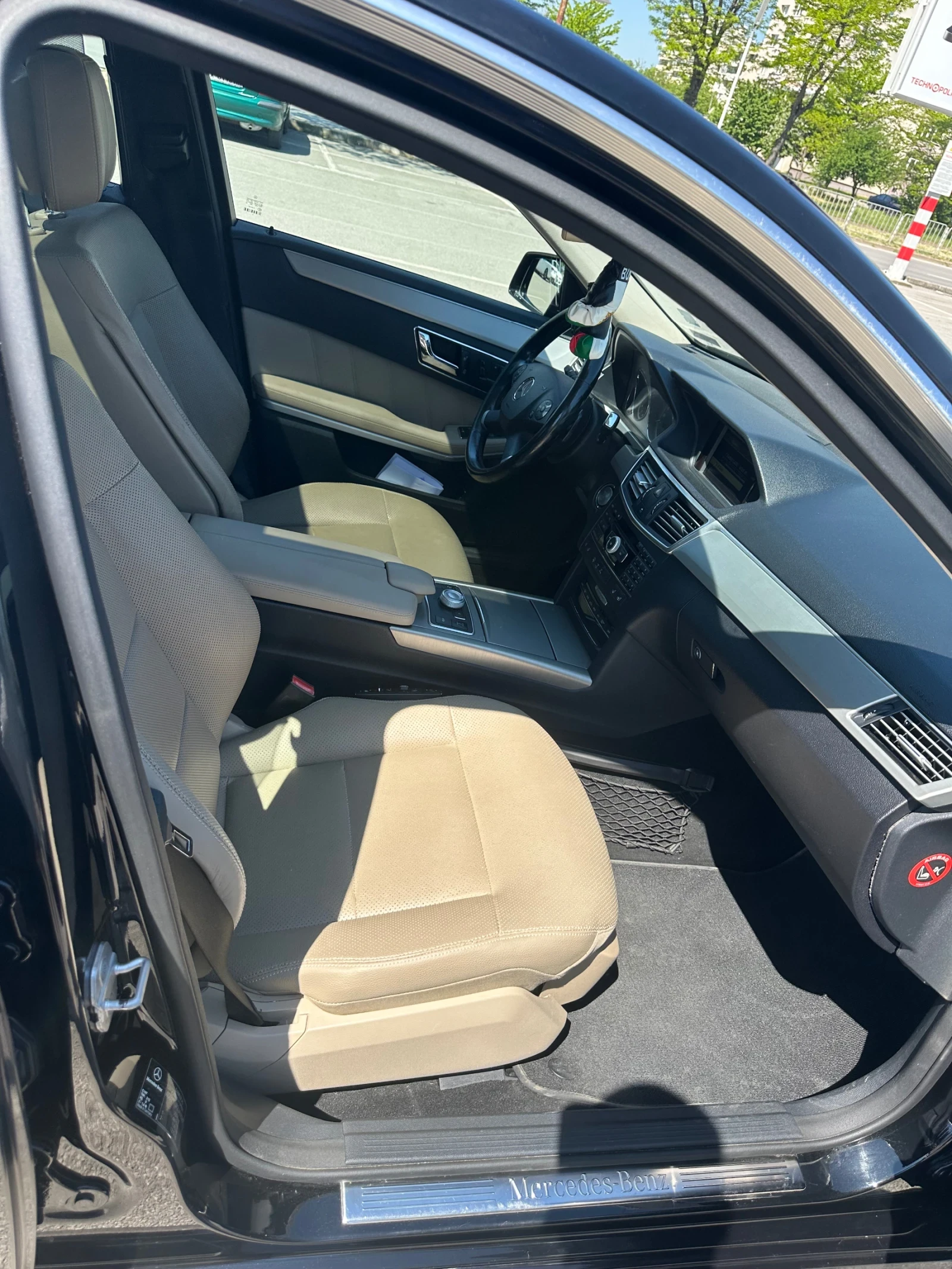 Mercedes-Benz E 500, снимка 14 - Автомобили и джипове - 54573276