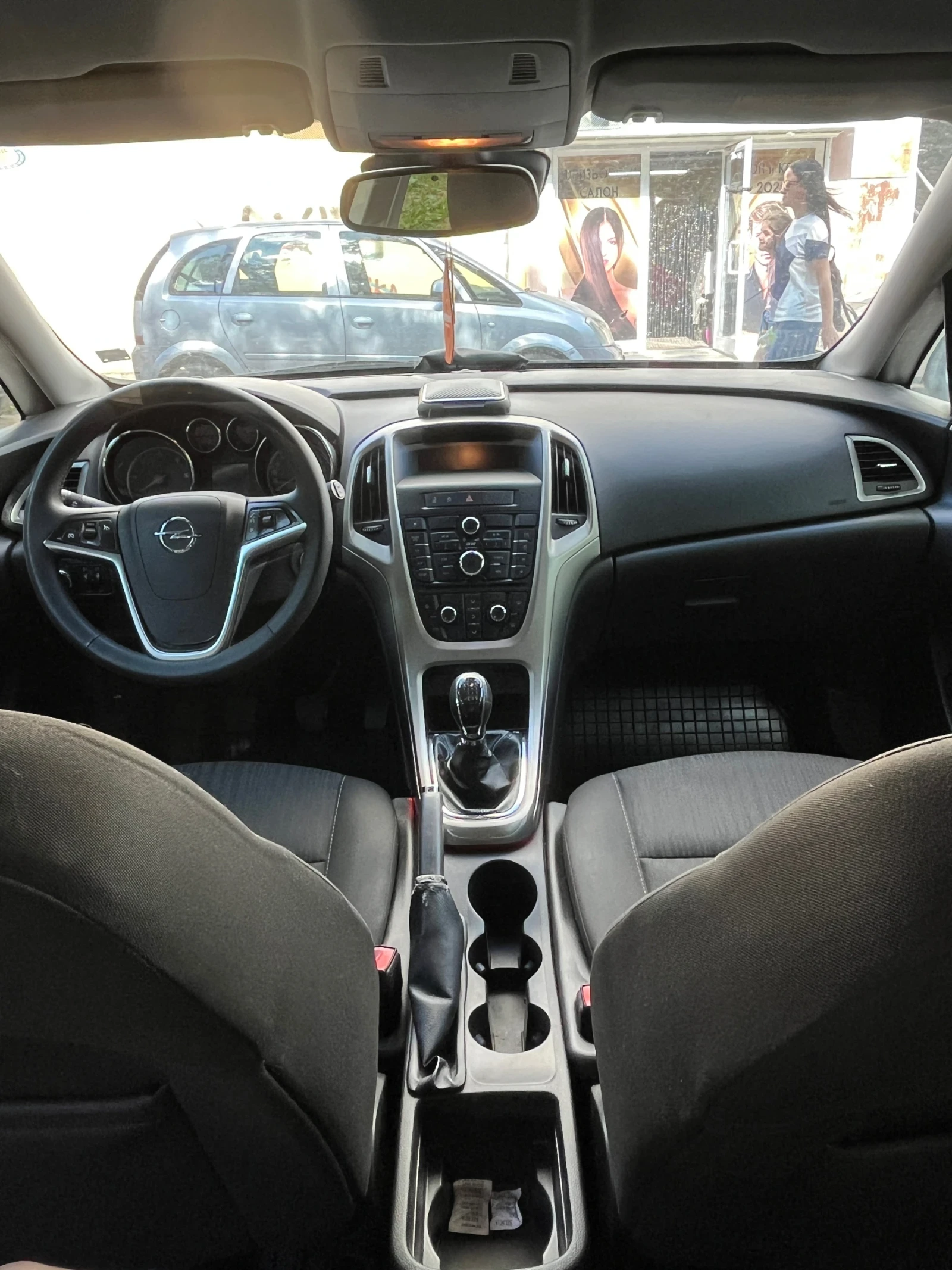 Opel Astra 1.7 cdti , снимка 10 - Автомобили и джипове - 54802319