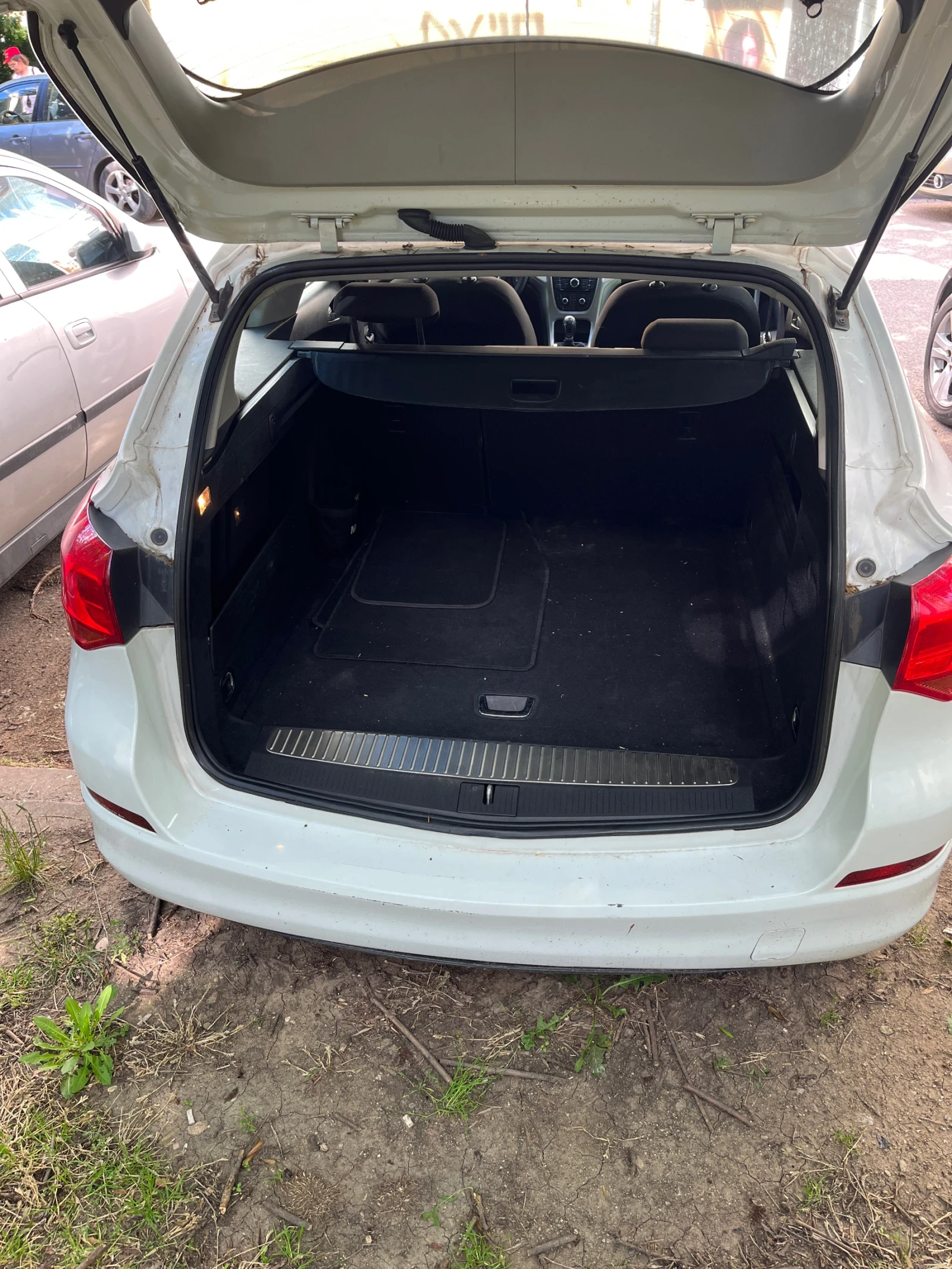 Opel Astra 1.7 cdti , снимка 12 - Автомобили и джипове - 54802319