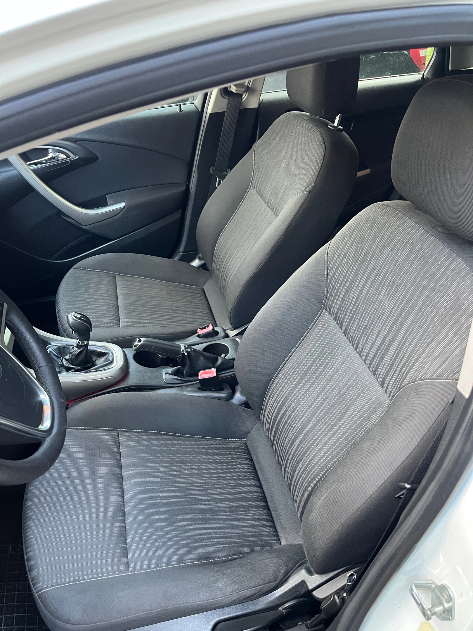 Opel Astra 1.7 cdti , снимка 7 - Автомобили и джипове - 54802319