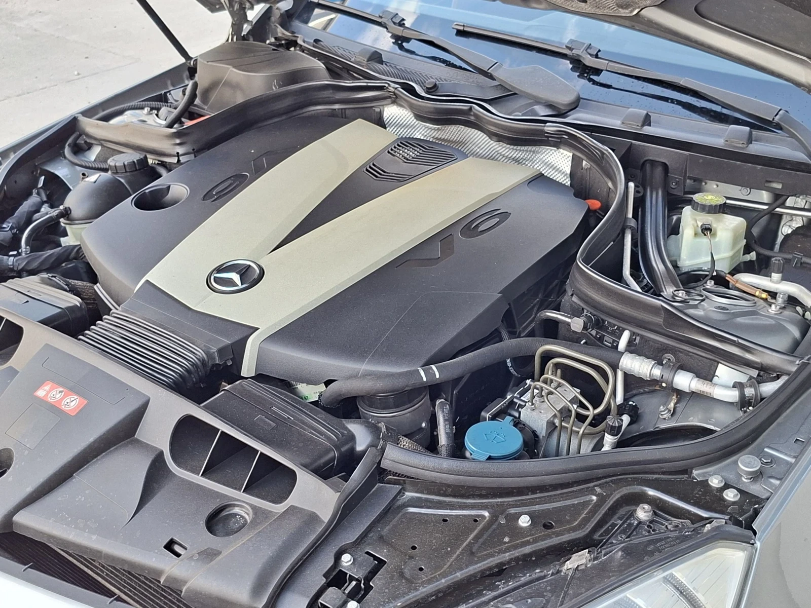 Mercedes-Benz E 350 Купе, снимка 12 - Автомобили и джипове - 54824385