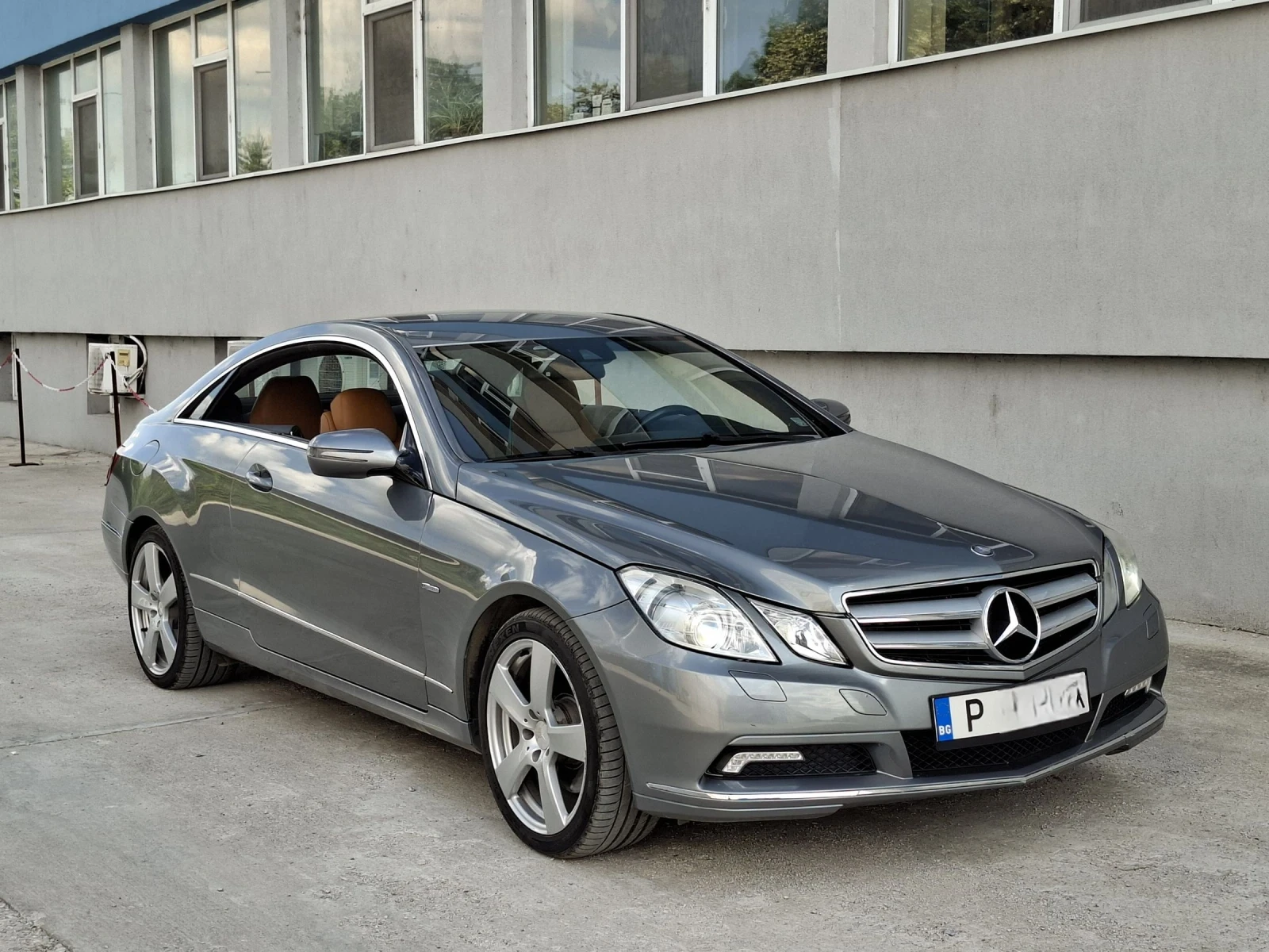 Mercedes-Benz E 350 Купе, снимка 2 - Автомобили и джипове - 54824385