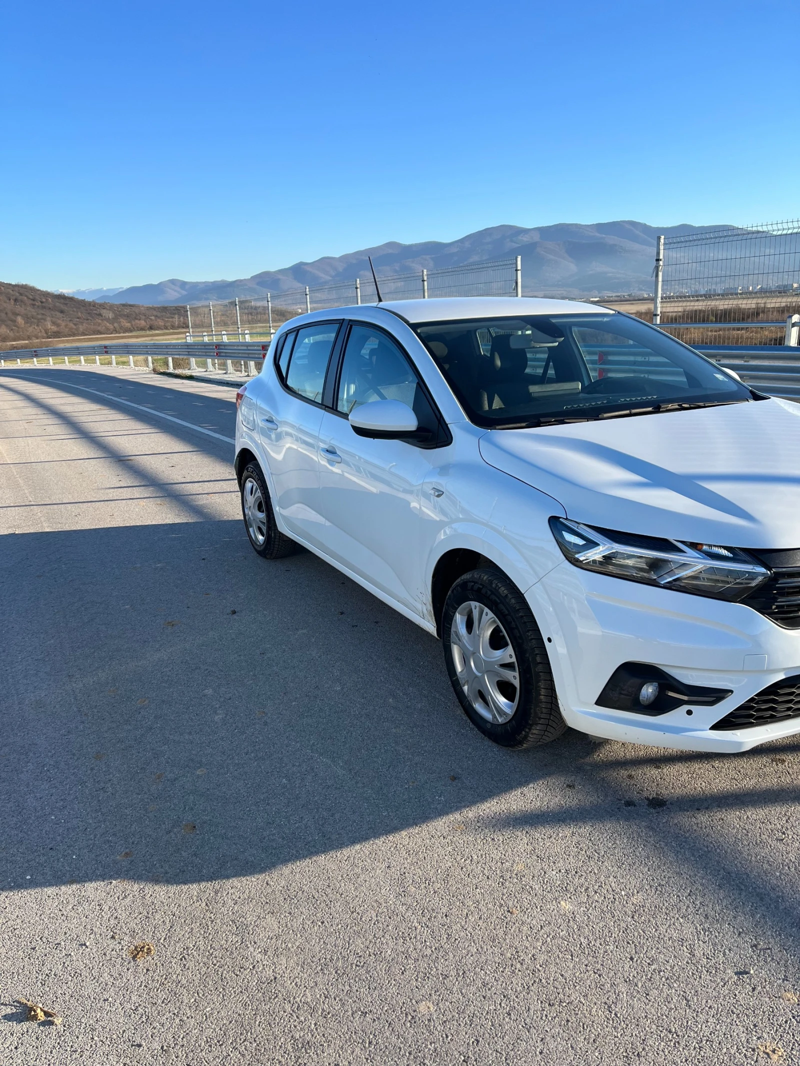 Dacia Sandero 1.0, снимка 3 - Автомобили и джипове - 54910466