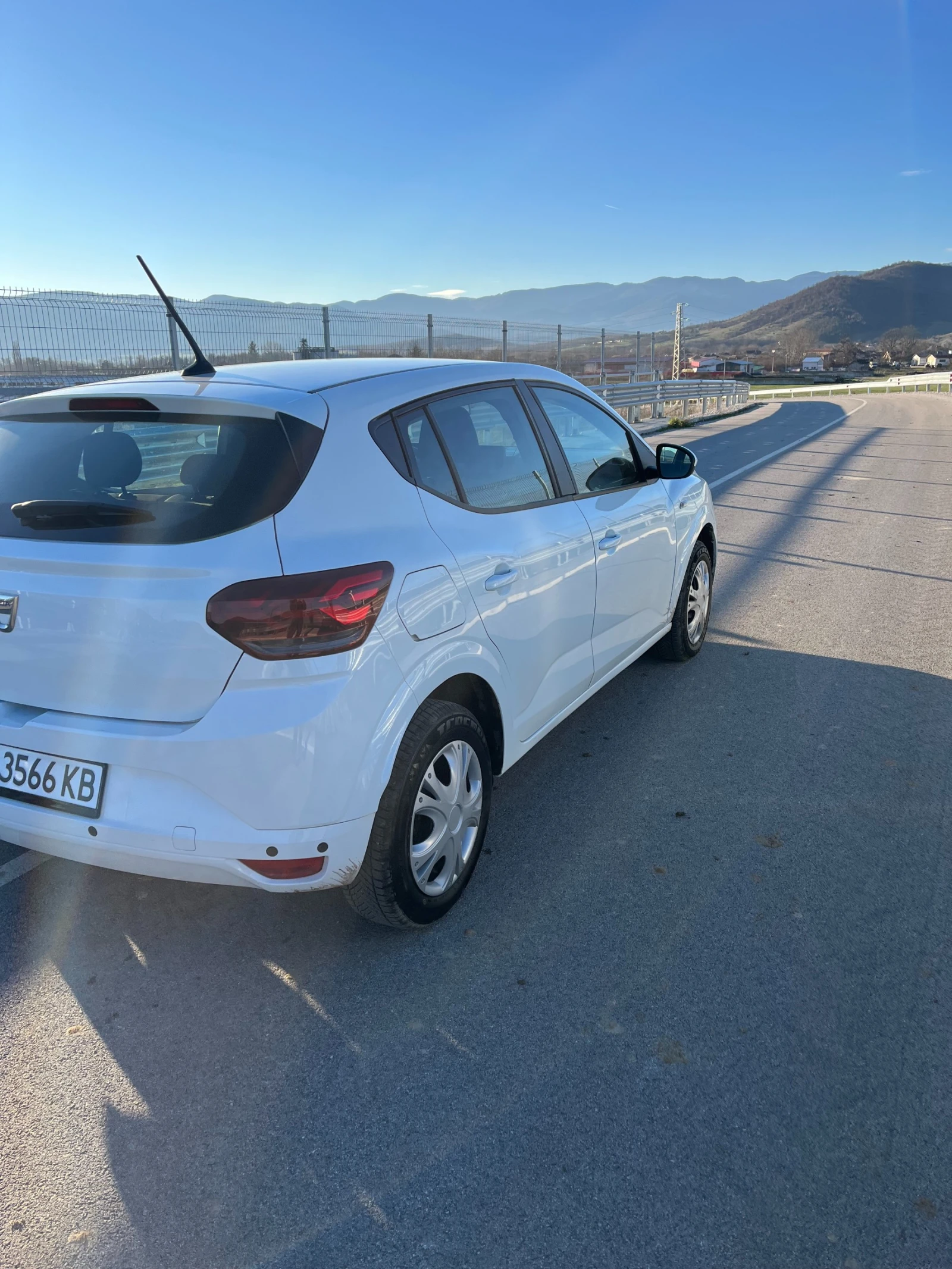 Dacia Sandero 1.0, снимка 4 - Автомобили и джипове - 54910466