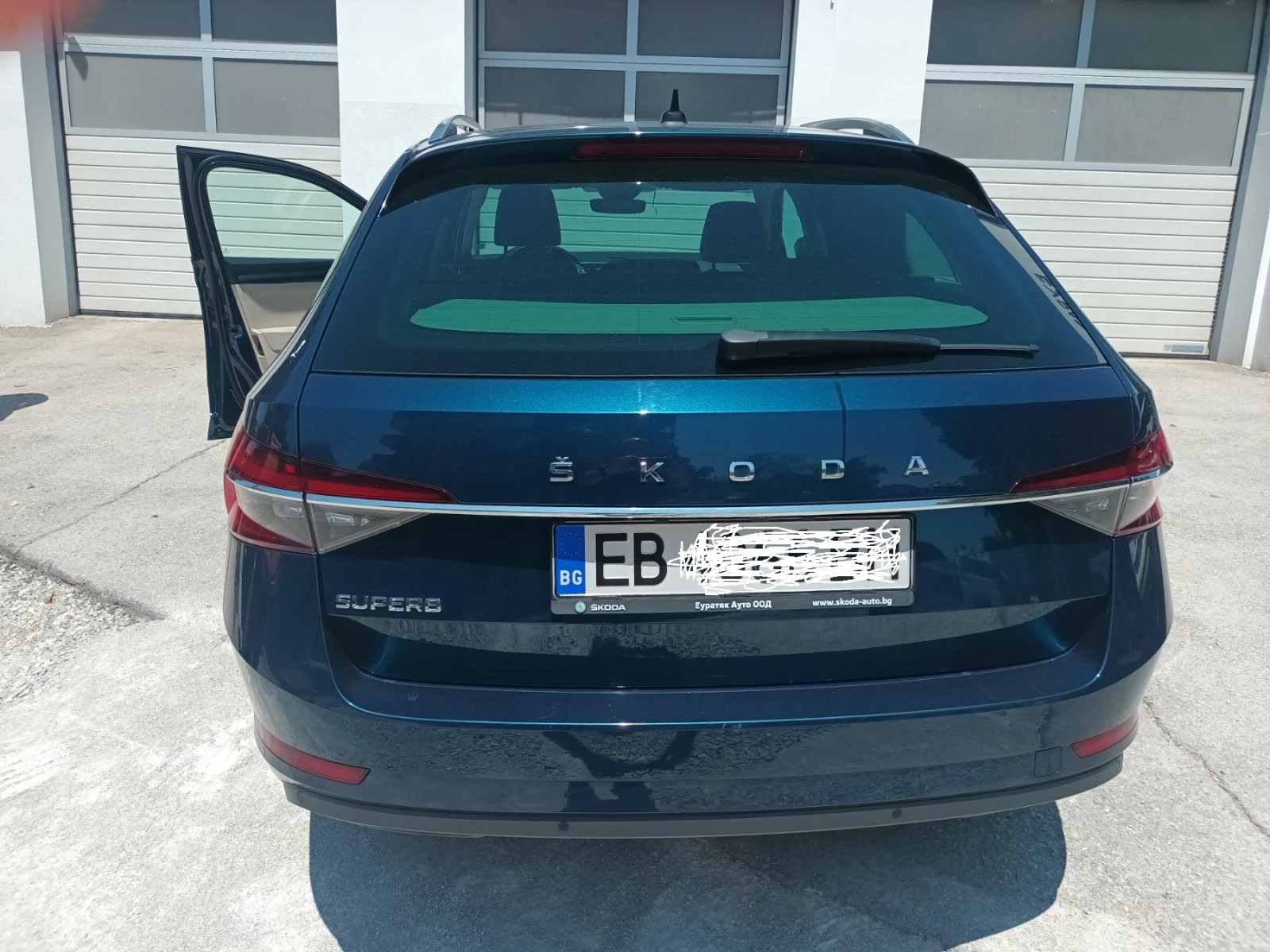 Skoda Superb Комби Стайл Плюс, снимка 14 - Автомобили и джипове - 55446118